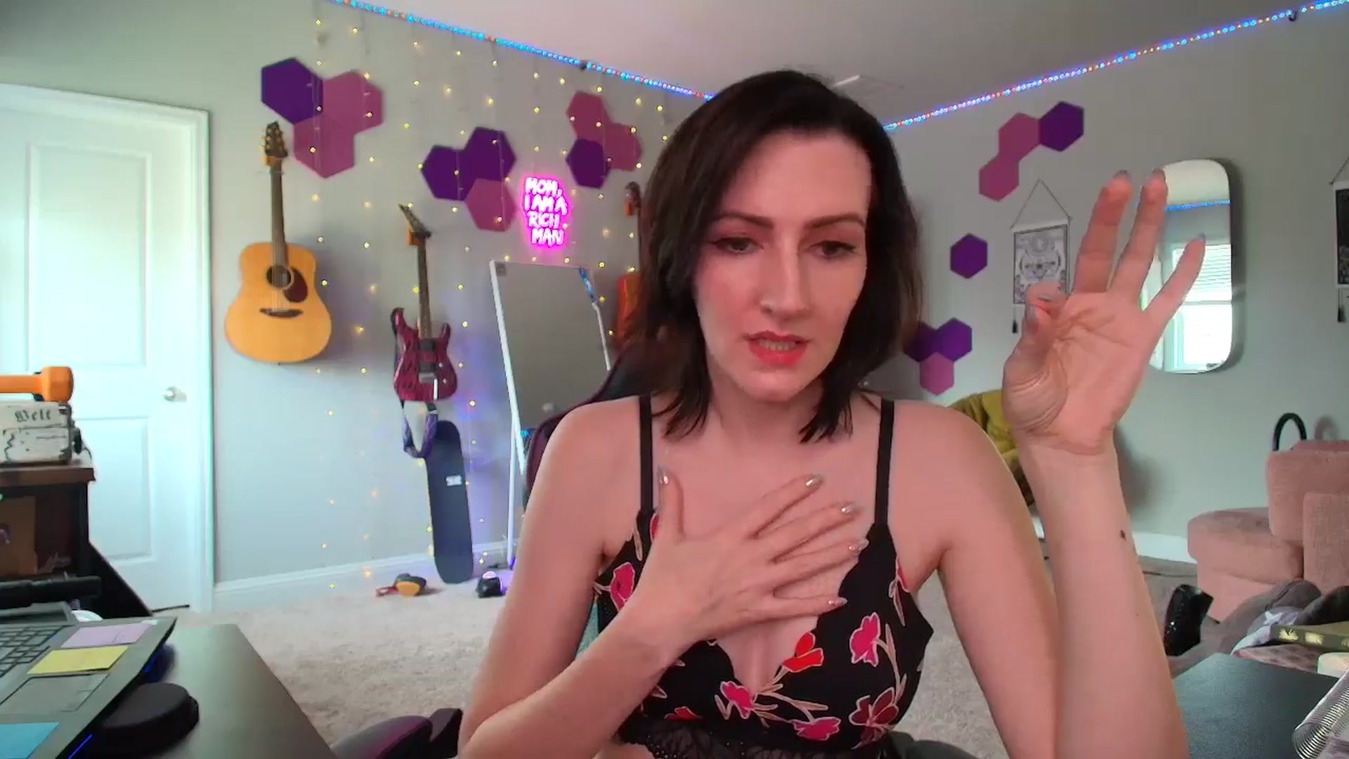 Gallery image thumbnail from MeredithBae's myfreecams stream on, 06/25/2025, 20:32 image 15 of 20