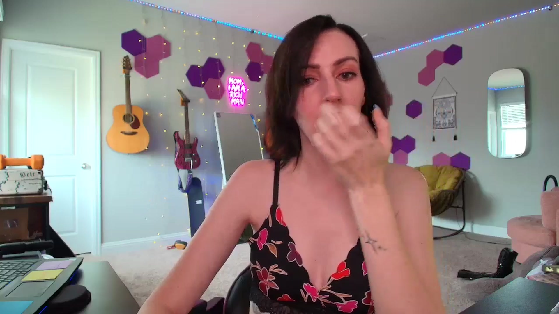 Gallery image thumbnail from MeredithBae's myfreecams stream on, 06/25/2025, 20:32 image 4 of 20