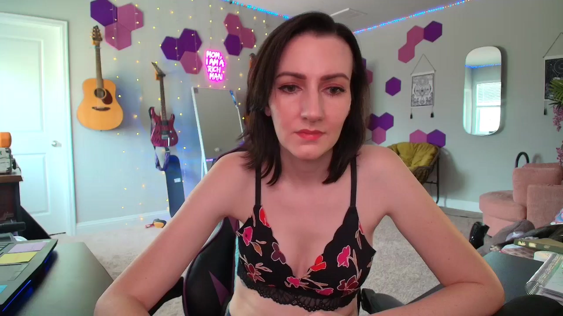 Gallery image thumbnail from MeredithBae's myfreecams stream on, 06/25/2025, 21:30 image 8 of 20