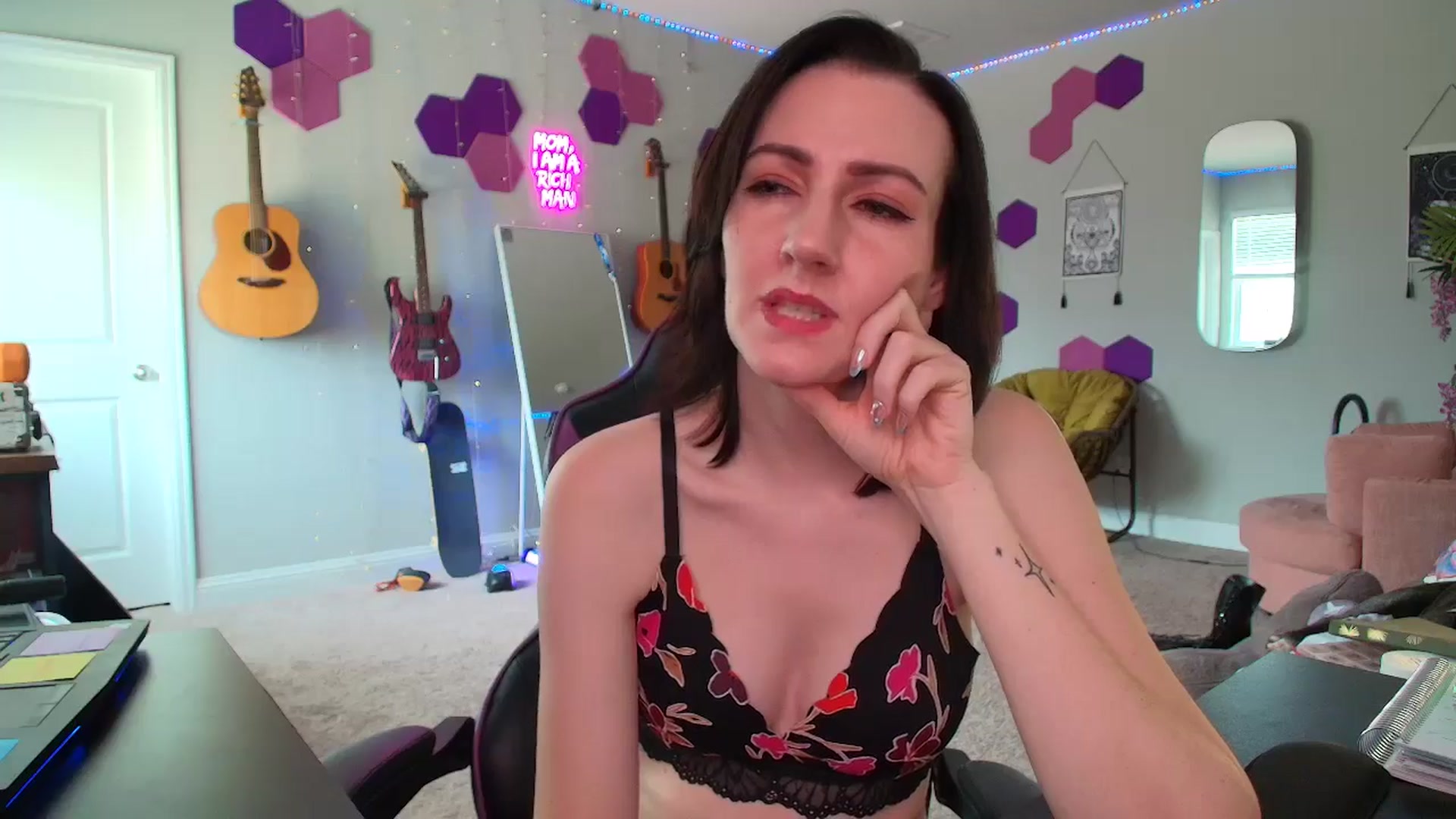 Gallery image thumbnail from MeredithBae's myfreecams stream on, 06/25/2025, 21:30 image 7 of 20