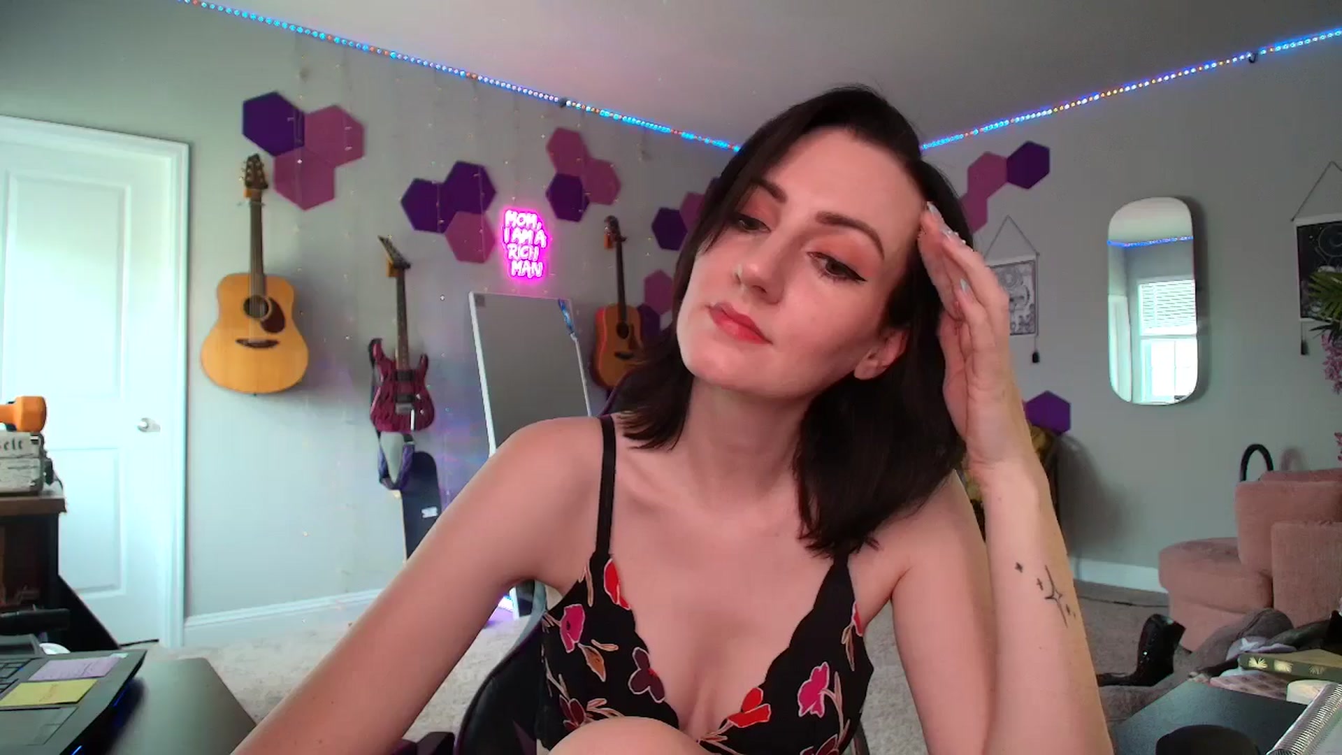 Gallery image thumbnail from MeredithBae's myfreecams stream on, 06/25/2025, 21:30 image 15 of 20