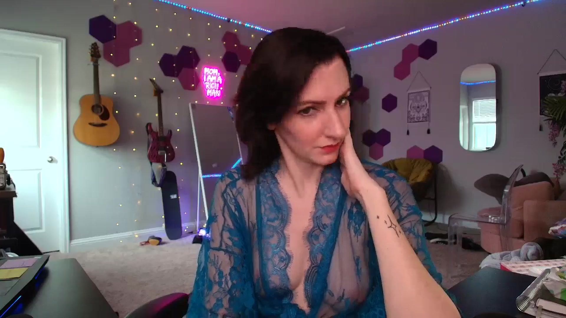 Gallery image thumbnail from MeredithBae's myfreecams stream on, 06/26/2025, 20:17 image 9 of 20