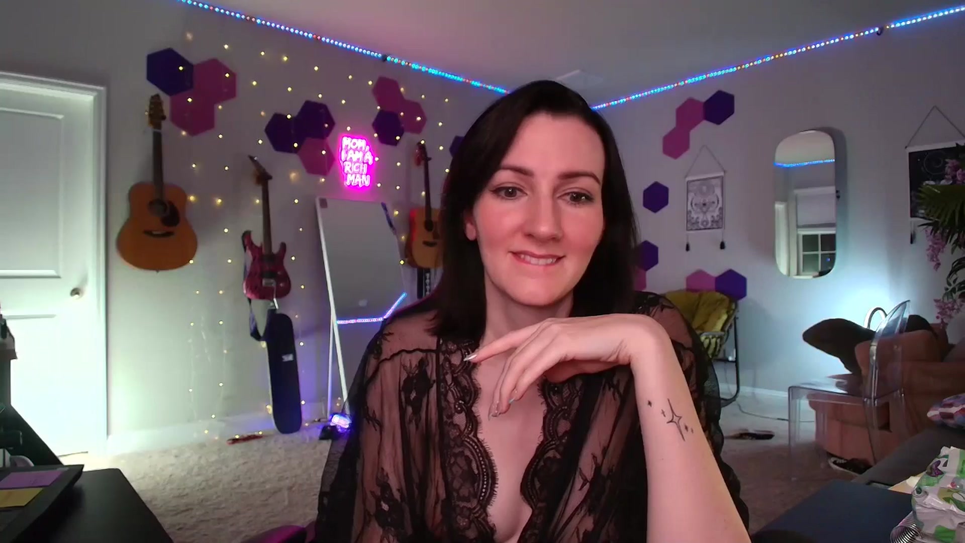 Gallery image thumbnail from MeredithBae's myfreecams stream on, 06/28/2025, 05:57 image 17 of 20