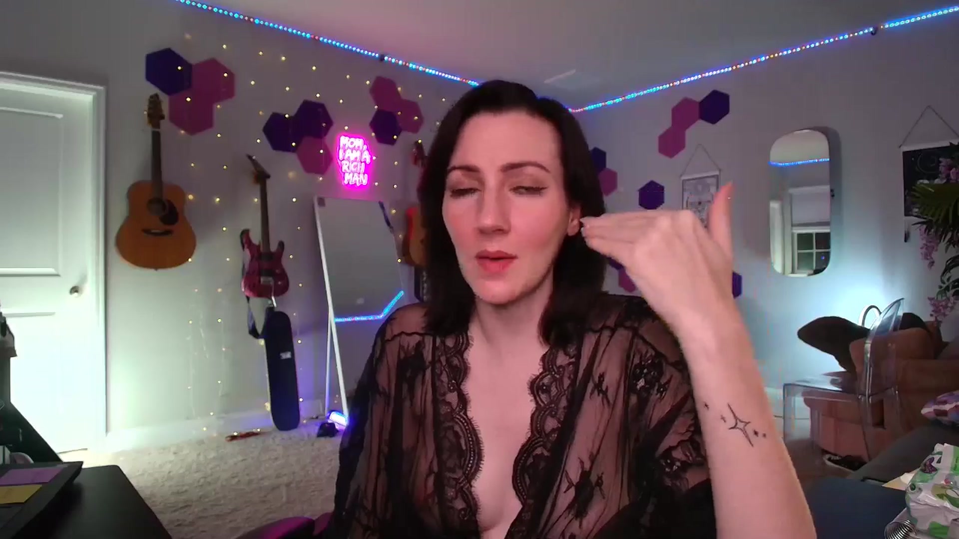 Gallery image thumbnail from MeredithBae's myfreecams stream on, 06/28/2025, 05:57 image 15 of 20
