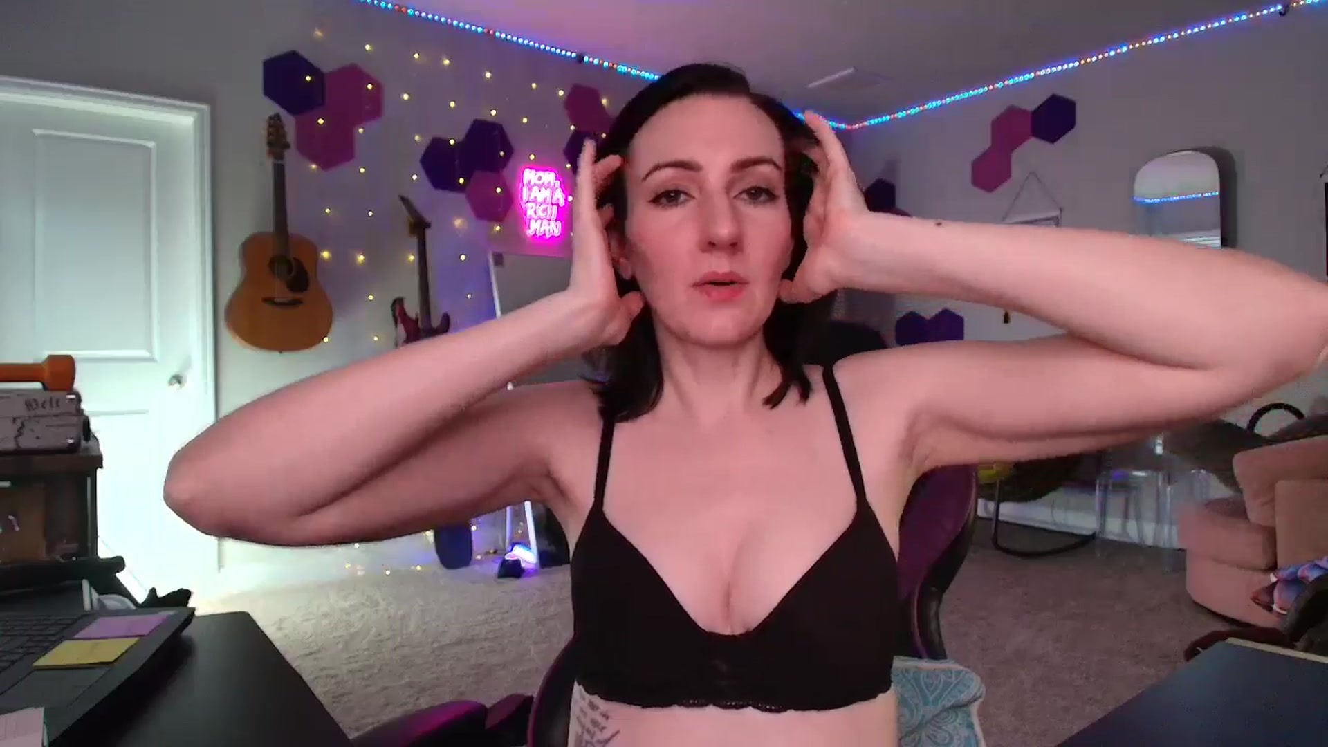 Gallery image thumbnail from MeredithBae's myfreecams stream on, 07/03/2025, 21:57 image 12 of 20