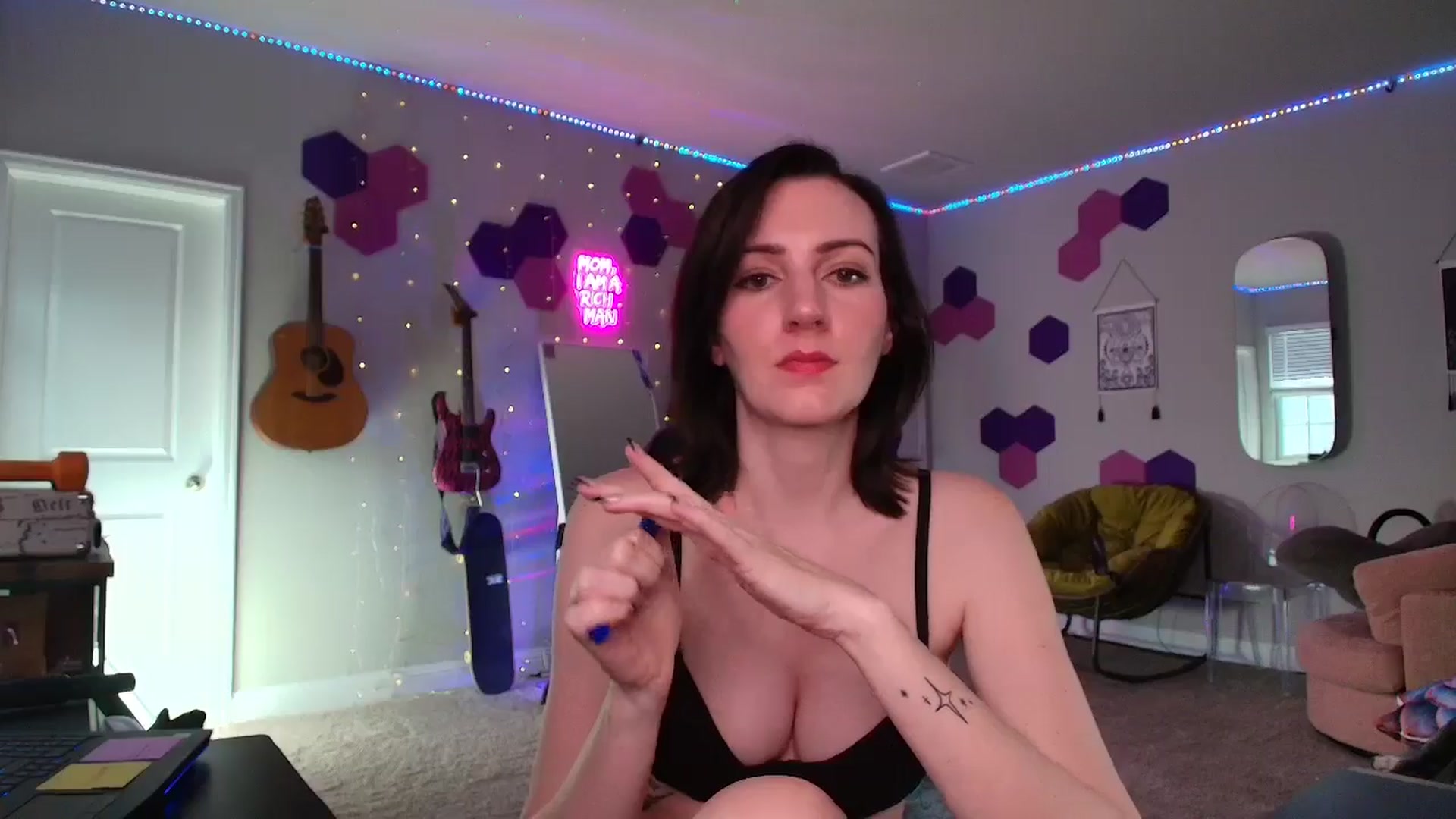 Gallery image thumbnail from MeredithBae's myfreecams stream on, 07/03/2025, 21:57 image 5 of 20