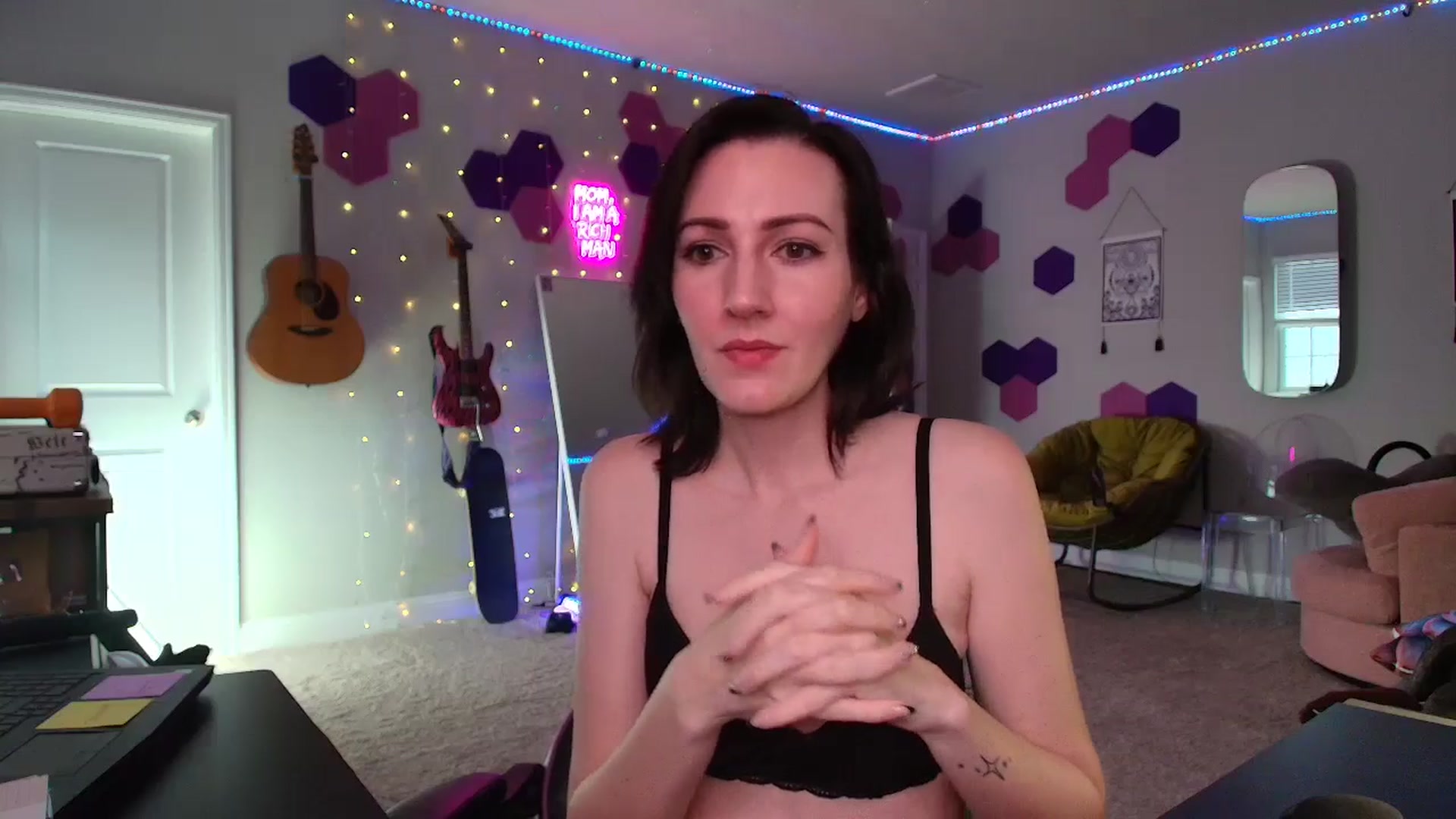 Gallery image thumbnail from MeredithBae's myfreecams stream on, 07/03/2025, 21:57 image 10 of 20