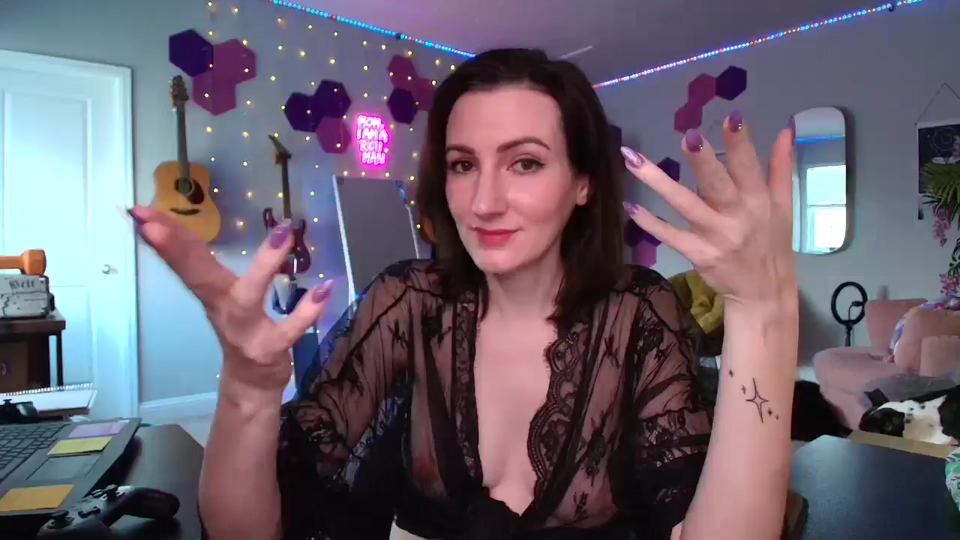 Gallery image thumbnail from MeredithBae's myfreecams stream on, 08/05/2025, 23:45 image 4 of 20