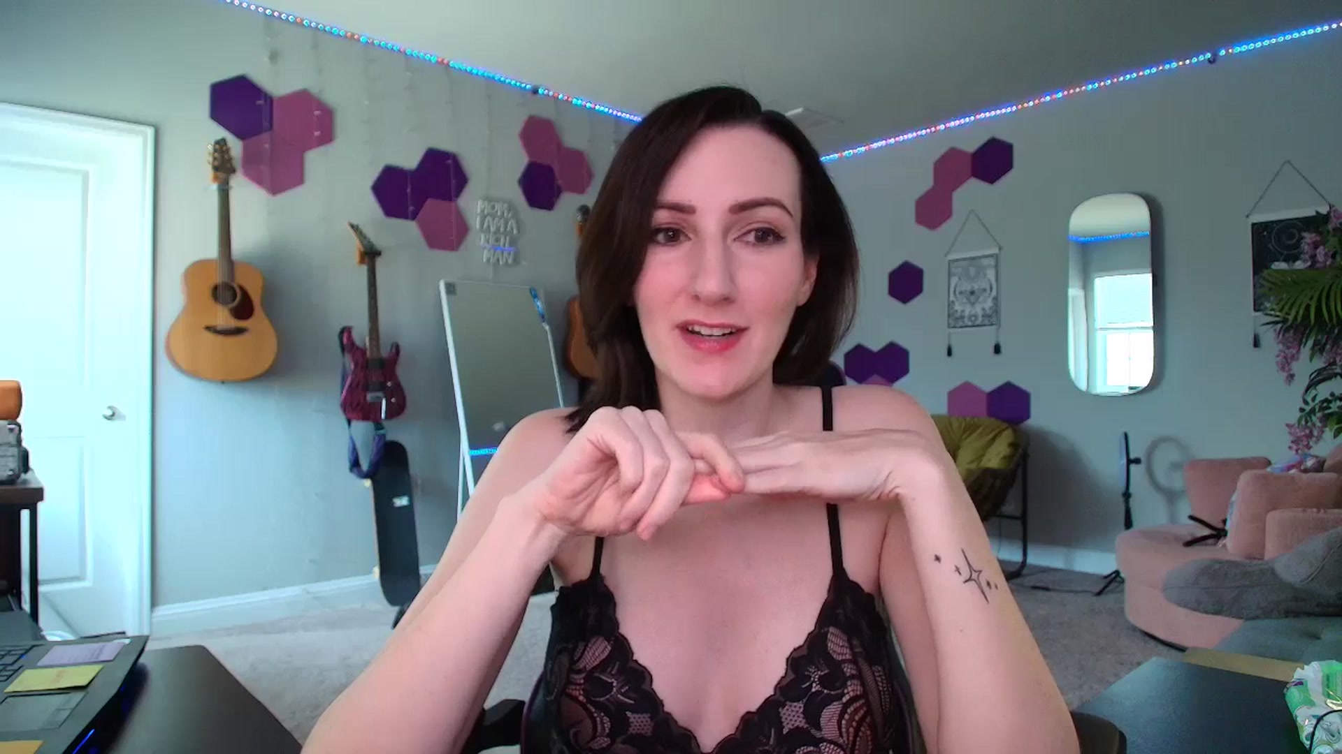 Gallery image thumbnail from MeredithBae's myfreecams stream on, 08/09/2025, 22:43 image 6 of 20