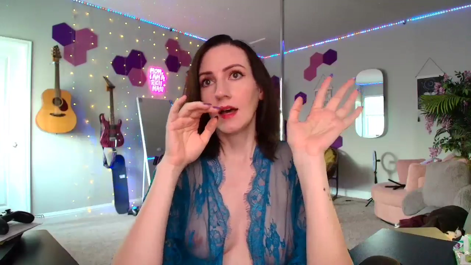 Gallery image thumbnail from MeredithBae's myfreecams stream on, 08/18/2025, 20:23 image 3 of 20