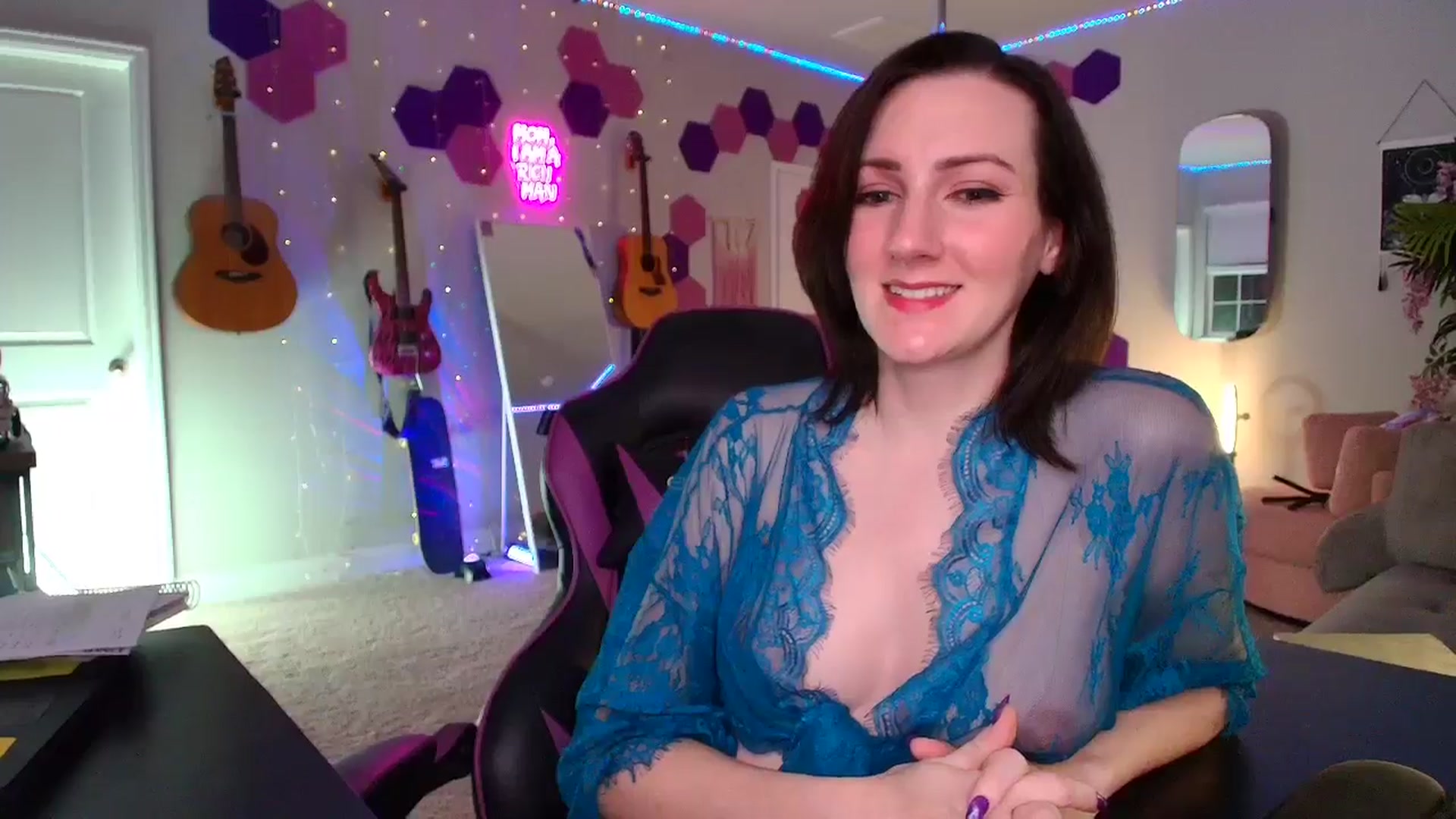 Gallery image thumbnail from MeredithBae's myfreecams stream on, 08/19/2025, 04:23 image 17 of 20