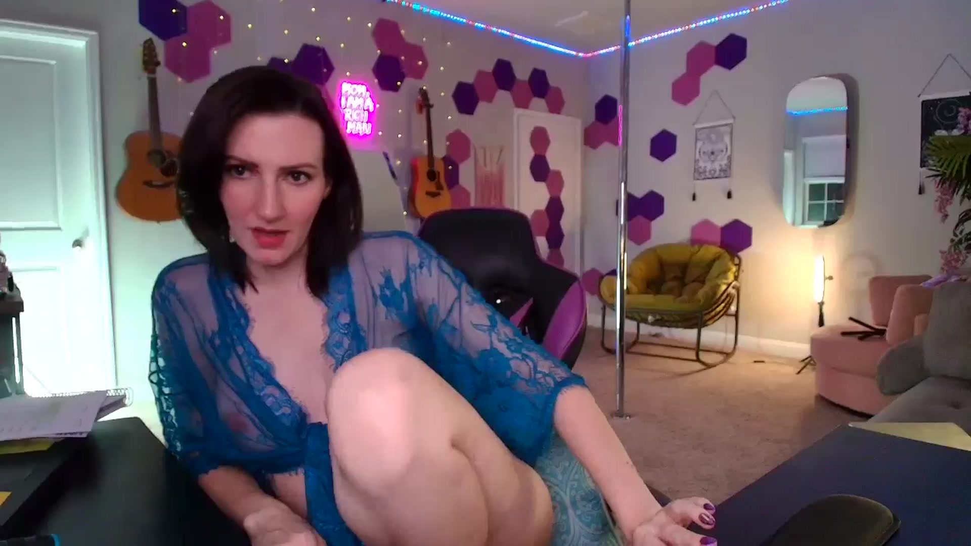 Gallery image thumbnail from MeredithBae's myfreecams stream on, 08/19/2025, 05:08 image 2 of 20