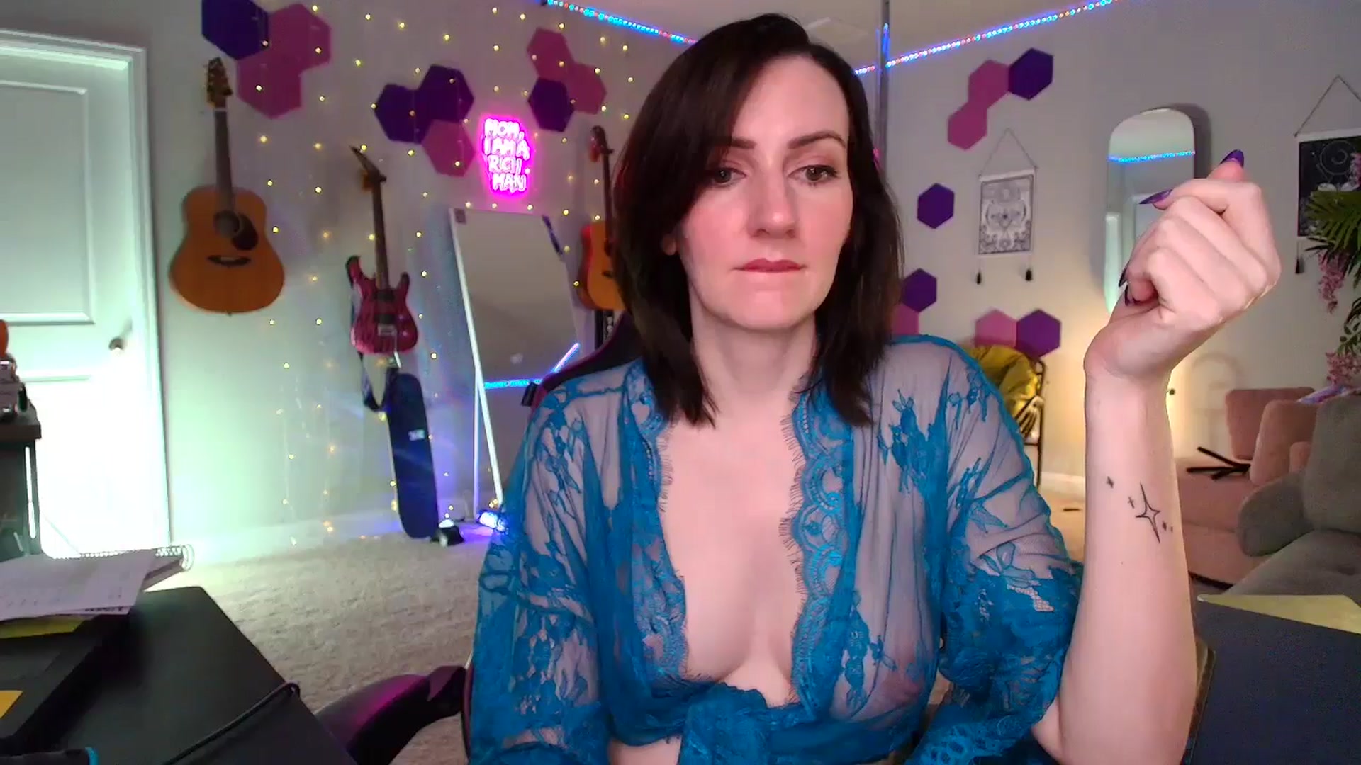 Gallery image thumbnail from MeredithBae's myfreecams stream on, 08/19/2025, 05:08 image 15 of 20