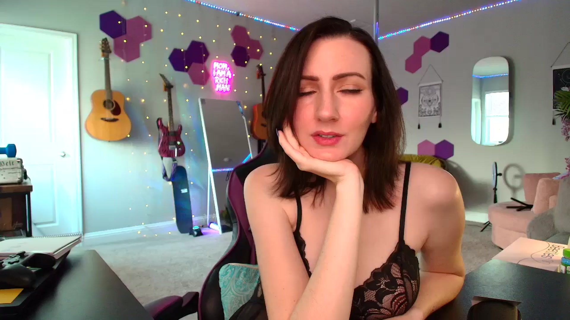 Gallery image thumbnail from MeredithBae's myfreecams stream on, 08/24/2025, 20:18 image 4 of 20