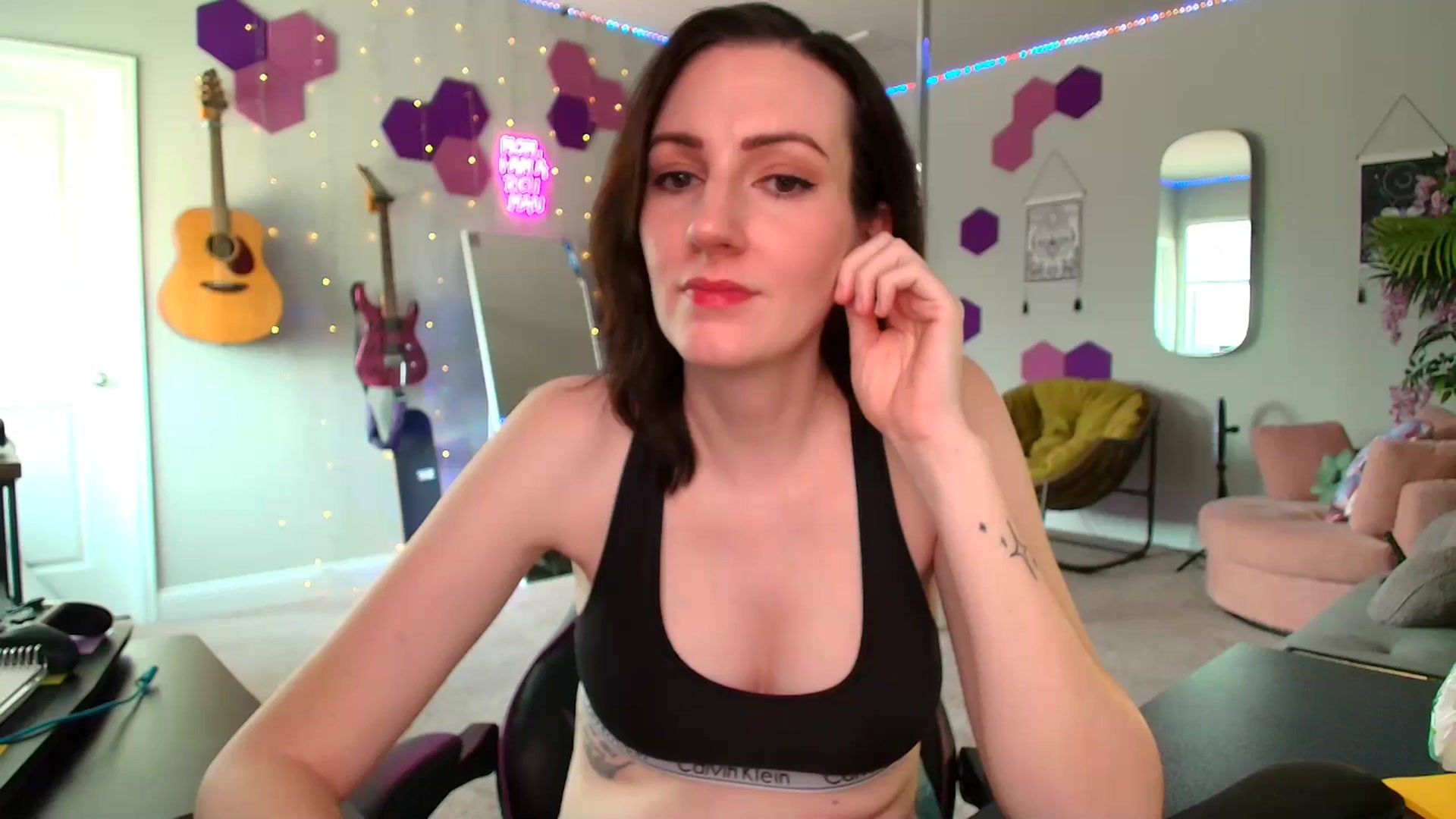Gallery image thumbnail from MeredithBae's myfreecams stream on, 09/01/2025, 21:09 image 8 of 20