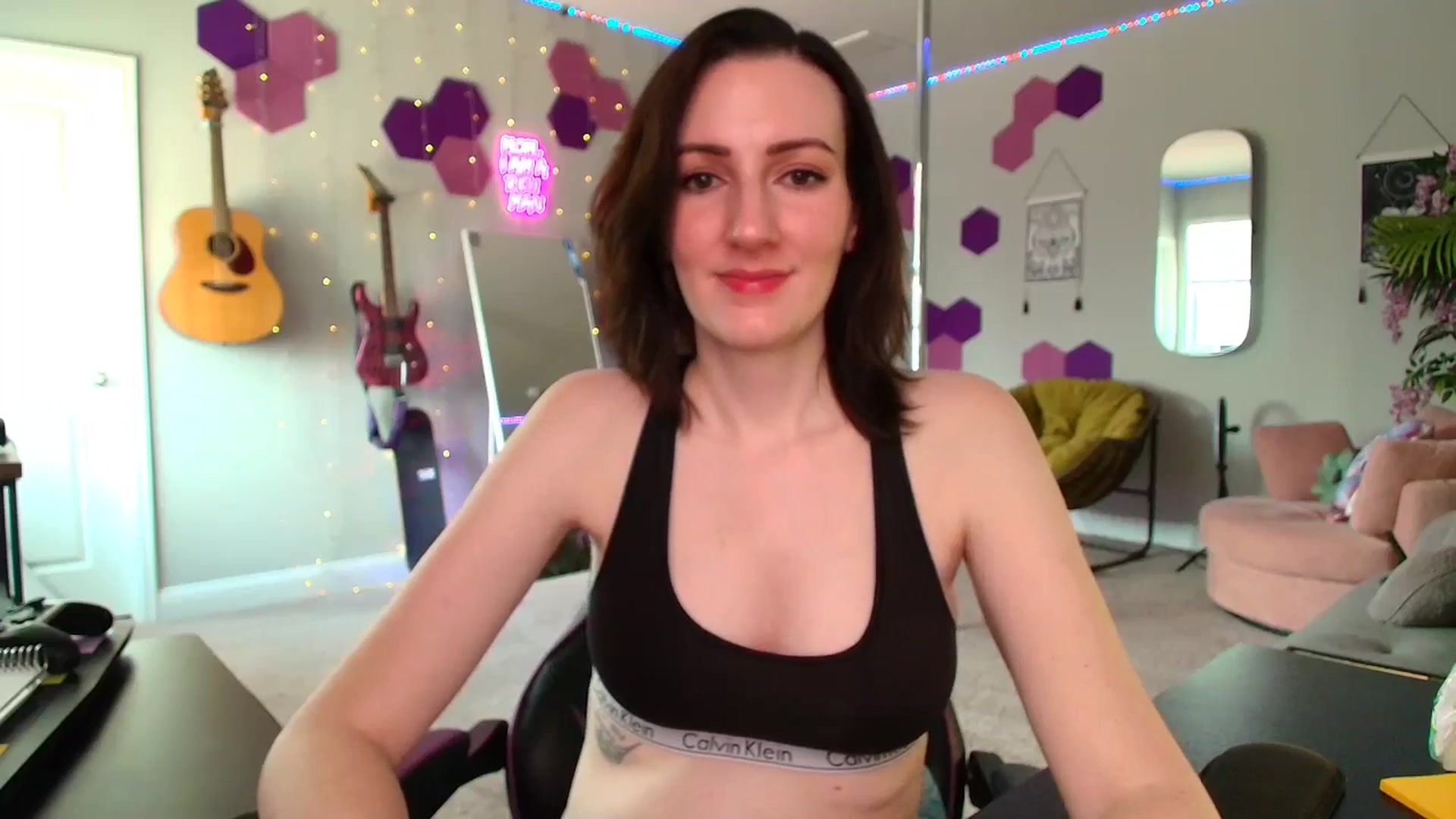 Gallery image thumbnail from MeredithBae's myfreecams stream on, 09/01/2025, 21:09 image 14 of 20