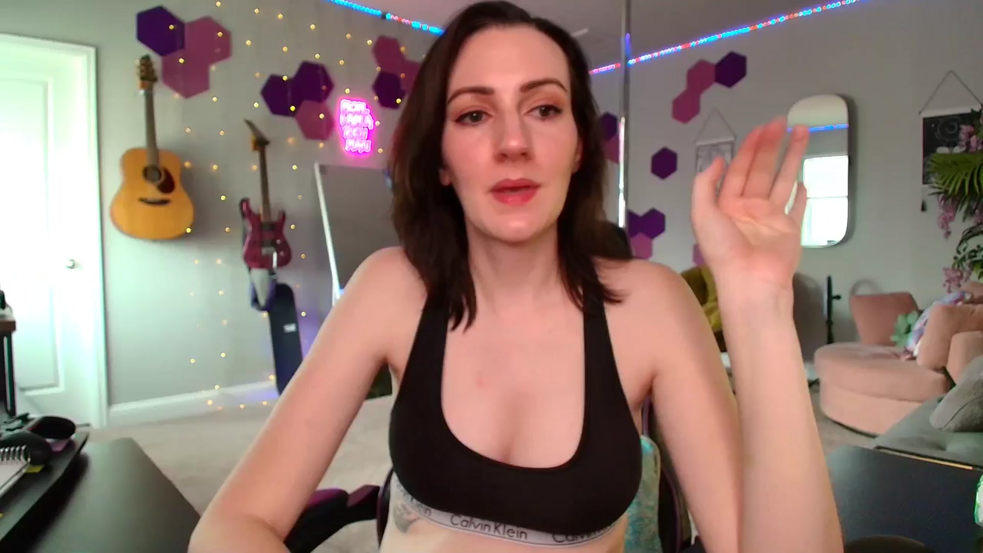 Gallery image thumbnail from MeredithBae's myfreecams stream on, 09/01/2025, 21:47 image 1 of 20