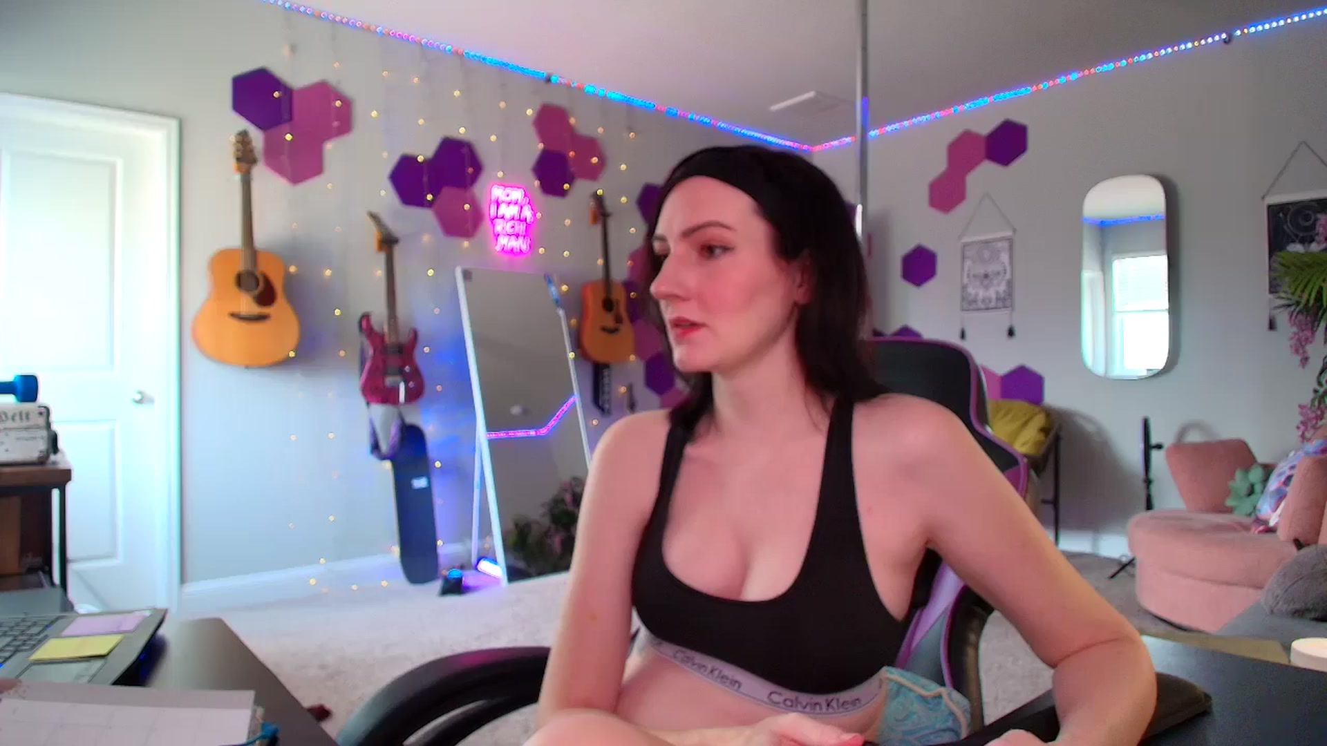 Gallery image thumbnail from MeredithBae's myfreecams stream on, 09/05/2025, 20:53 image 3 of 20