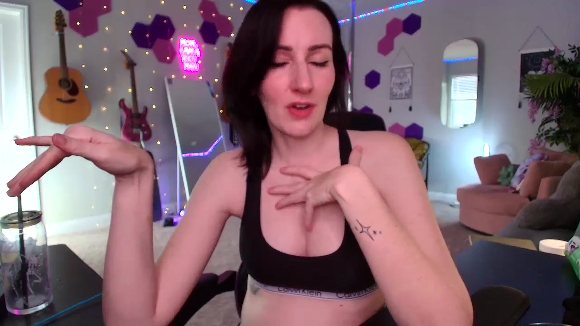 Gallery image thumbnail from MeredithBae's myfreecams stream on, 09/07/2025, 23:04 image 17 of 20