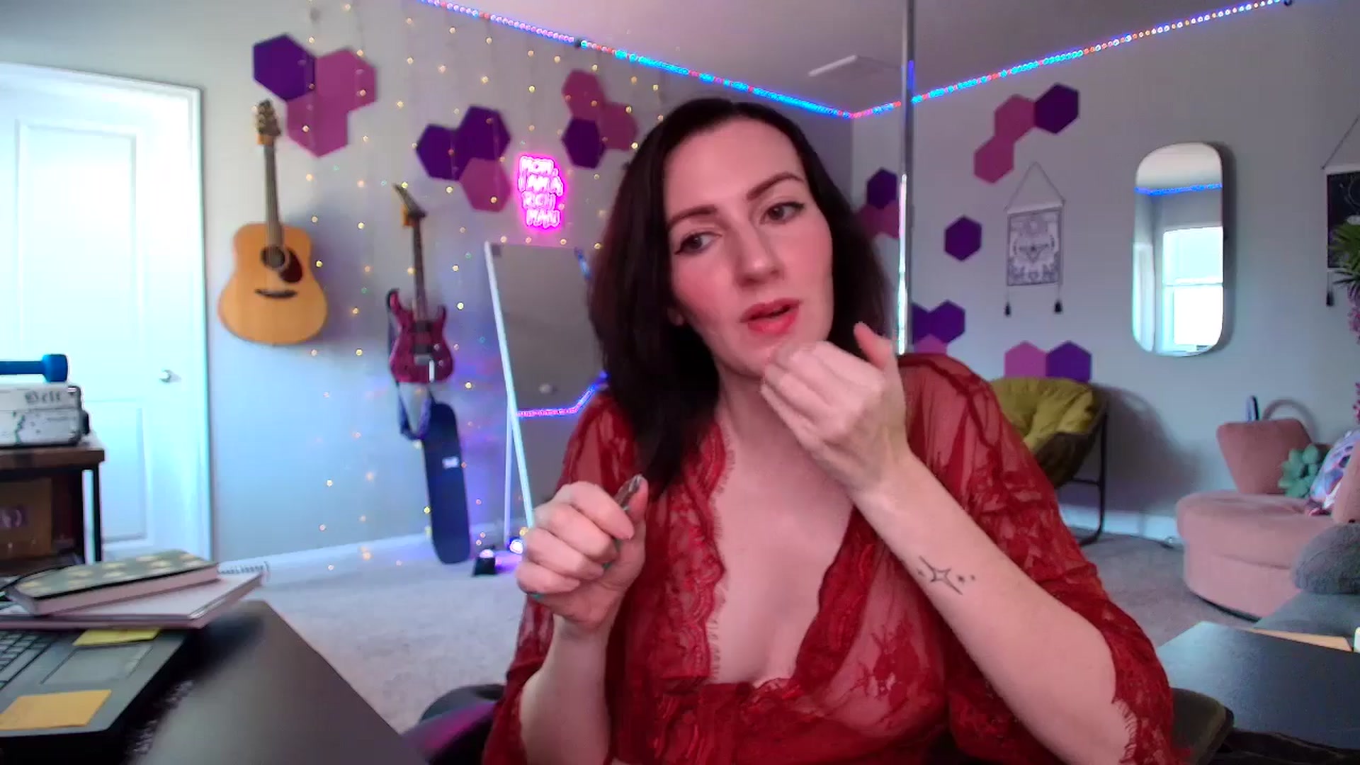 Gallery image thumbnail from MeredithBae's myfreecams stream on, 09/08/2025, 21:01 image 17 of 20