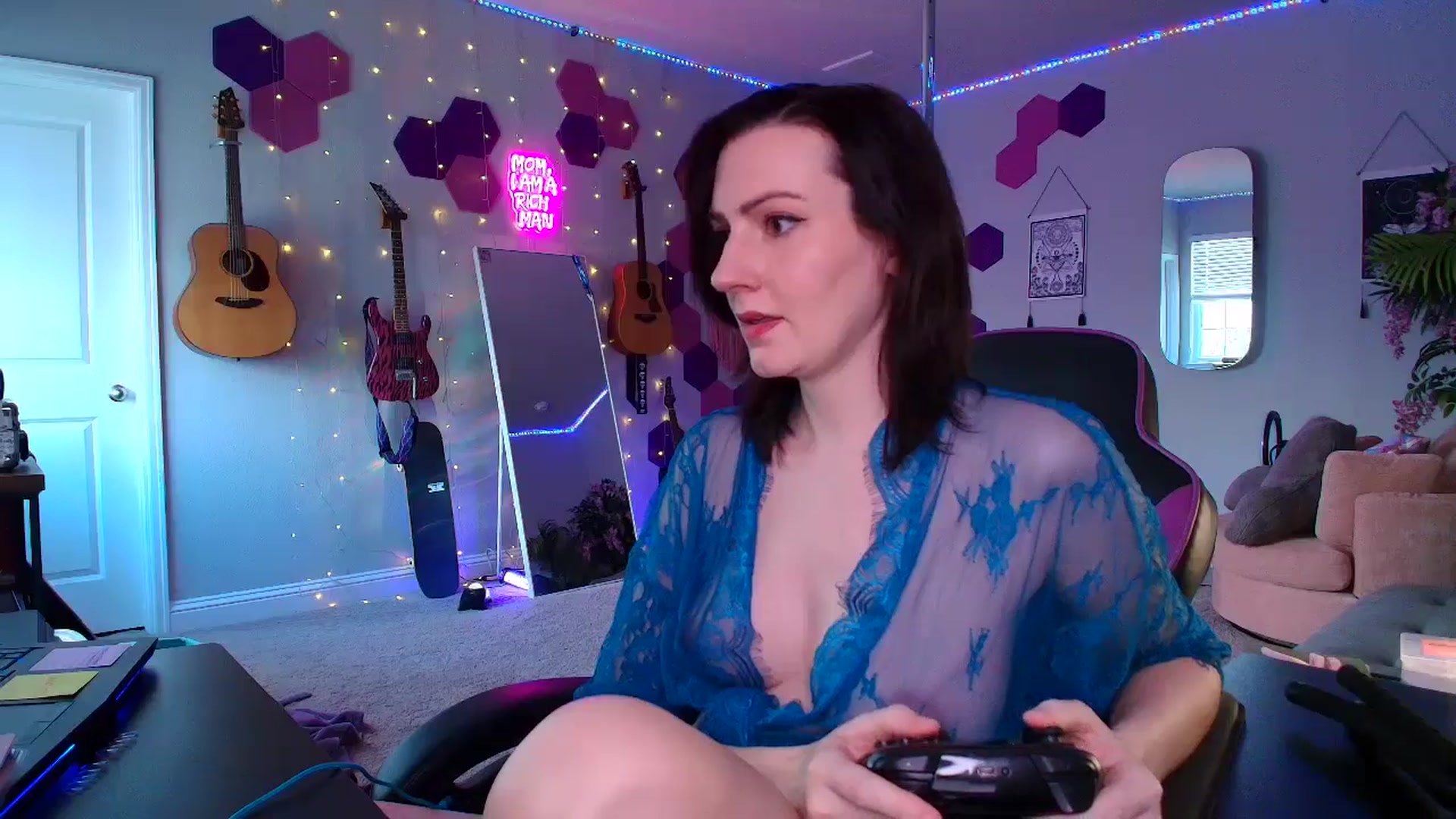 Gallery image thumbnail from MeredithBae's myfreecams stream on, 09/14/2025, 23:00 image 14 of 20