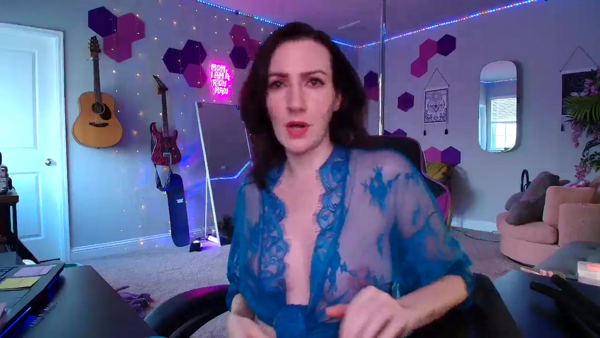 Gallery image thumbnail from MeredithBae's myfreecams stream on, 09/14/2025, 23:00 image 17 of 20