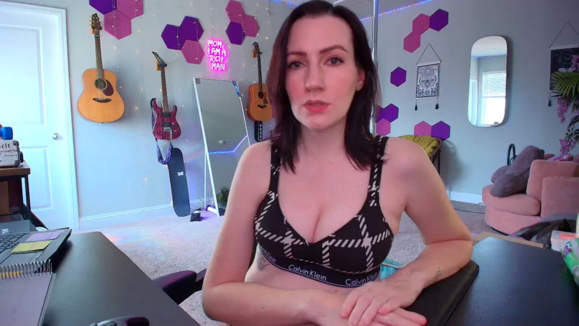 Gallery image thumbnail from MeredithBae's myfreecams stream on, 09/17/2025, 18:59 image 6 of 20