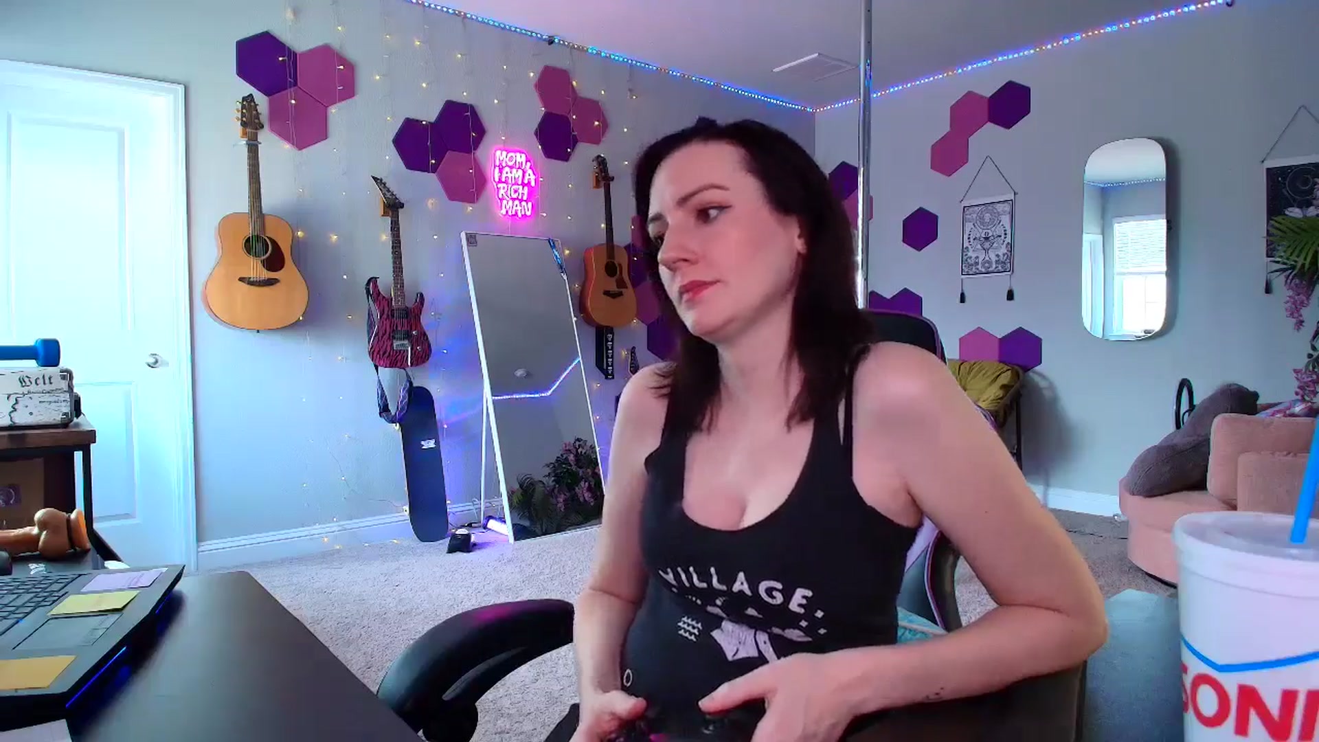 Gallery image thumbnail from MeredithBae's myfreecams stream on, 09/20/2025, 21:26 image 4 of 20