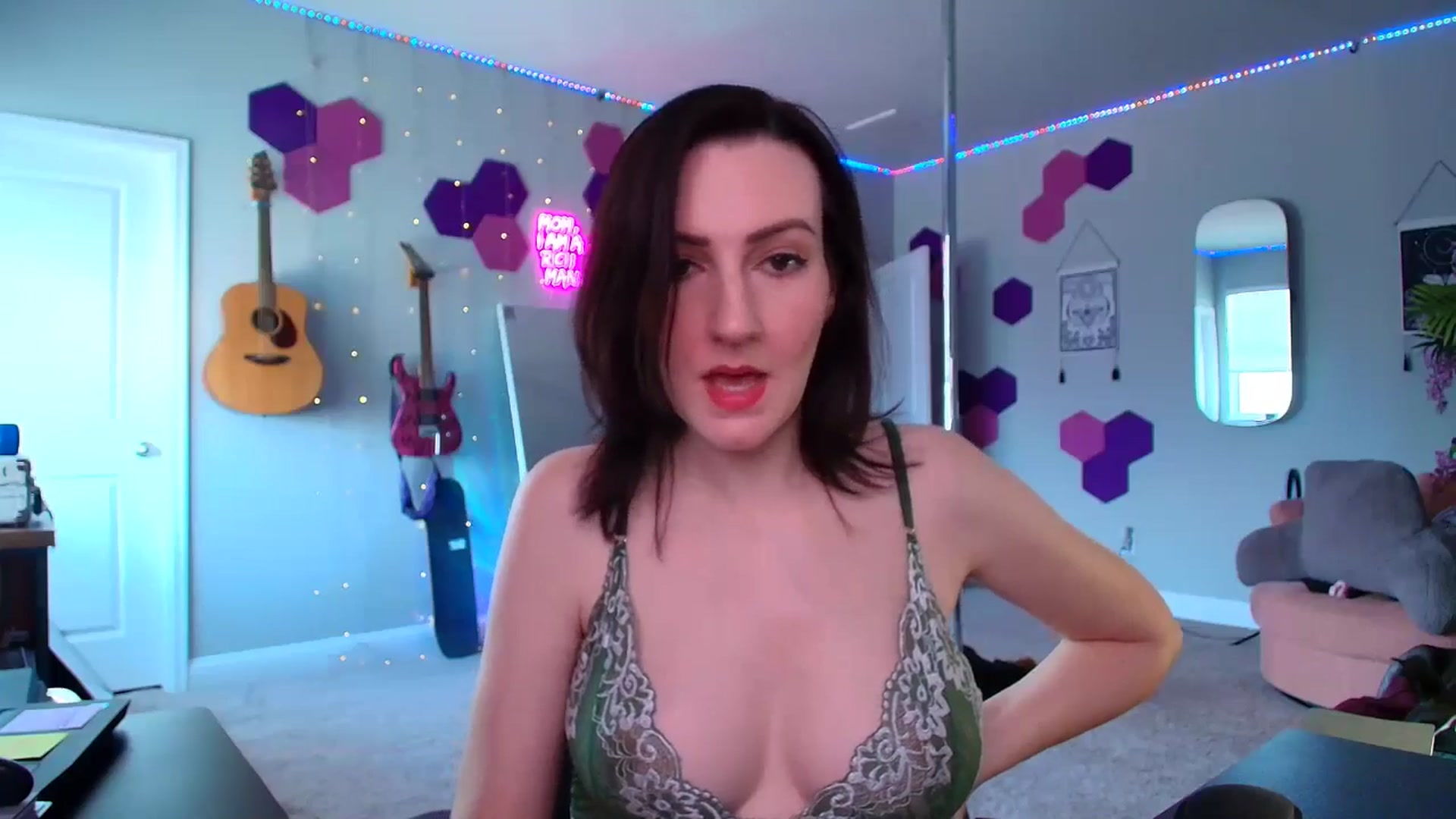 Gallery image thumbnail from MeredithBae's myfreecams stream on, 09/25/2025, 21:21 image 4 of 20