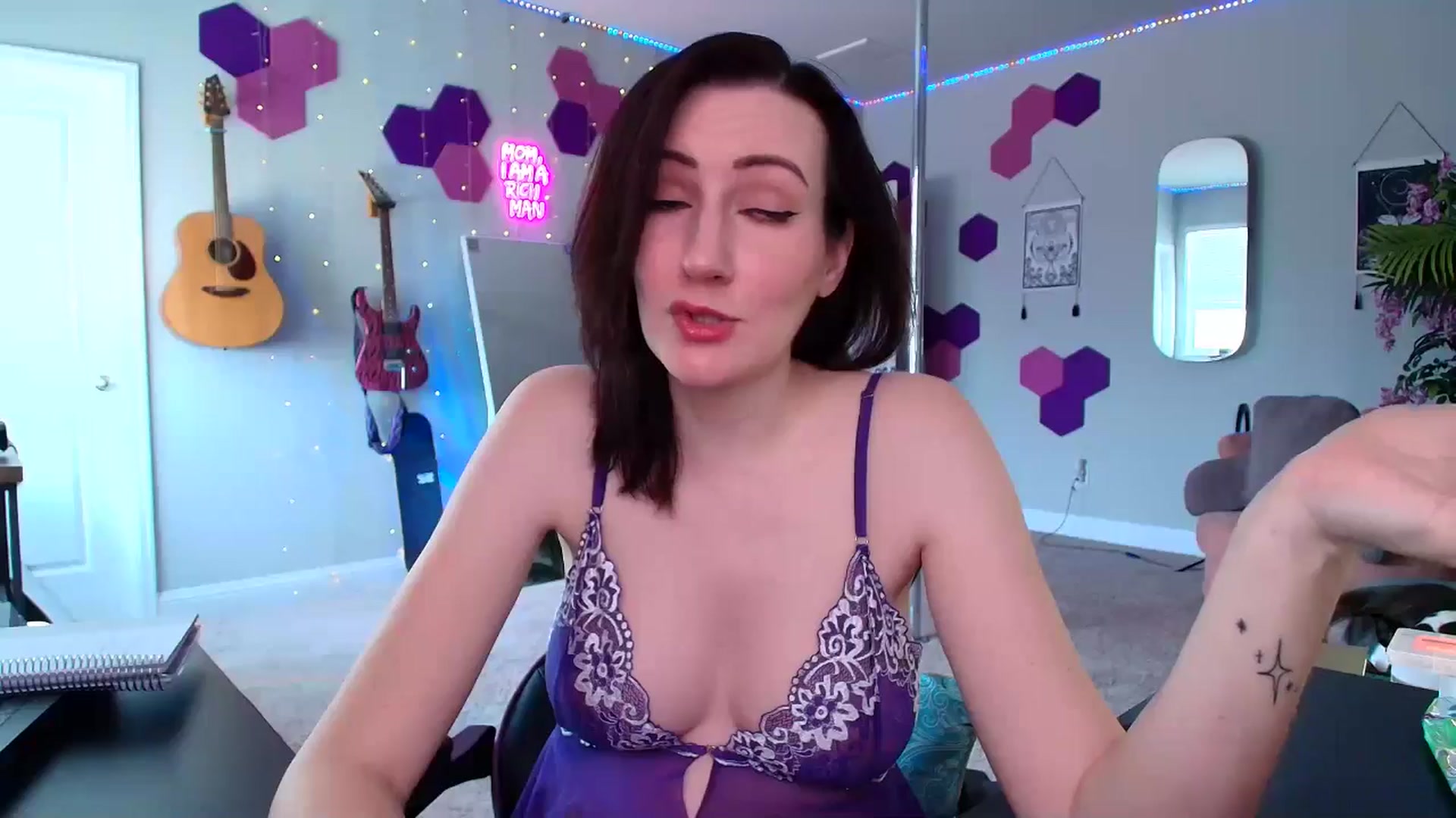Gallery image thumbnail from MeredithBae's myfreecams stream on, 09/26/2025, 20:36 image 17 of 20