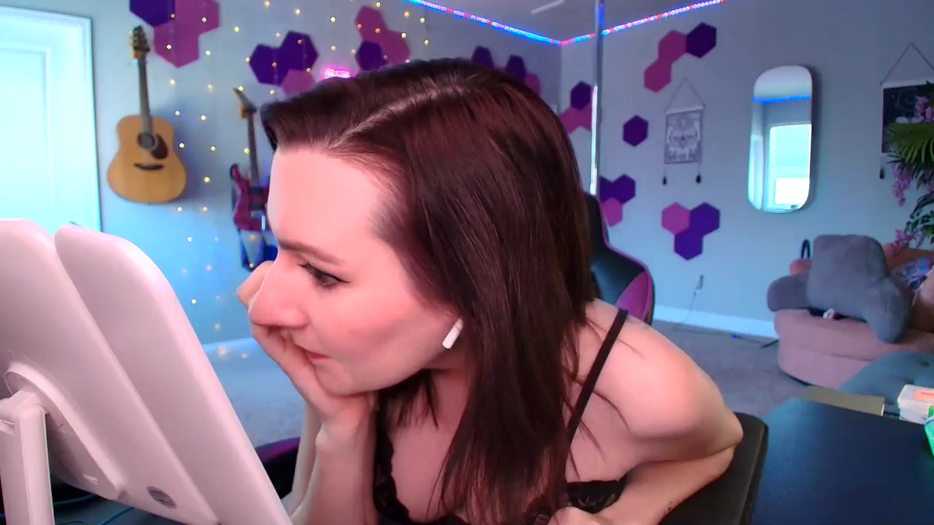 Gallery image thumbnail from MeredithBae's myfreecams stream on, 09/27/2025, 21:07 image 15 of 20