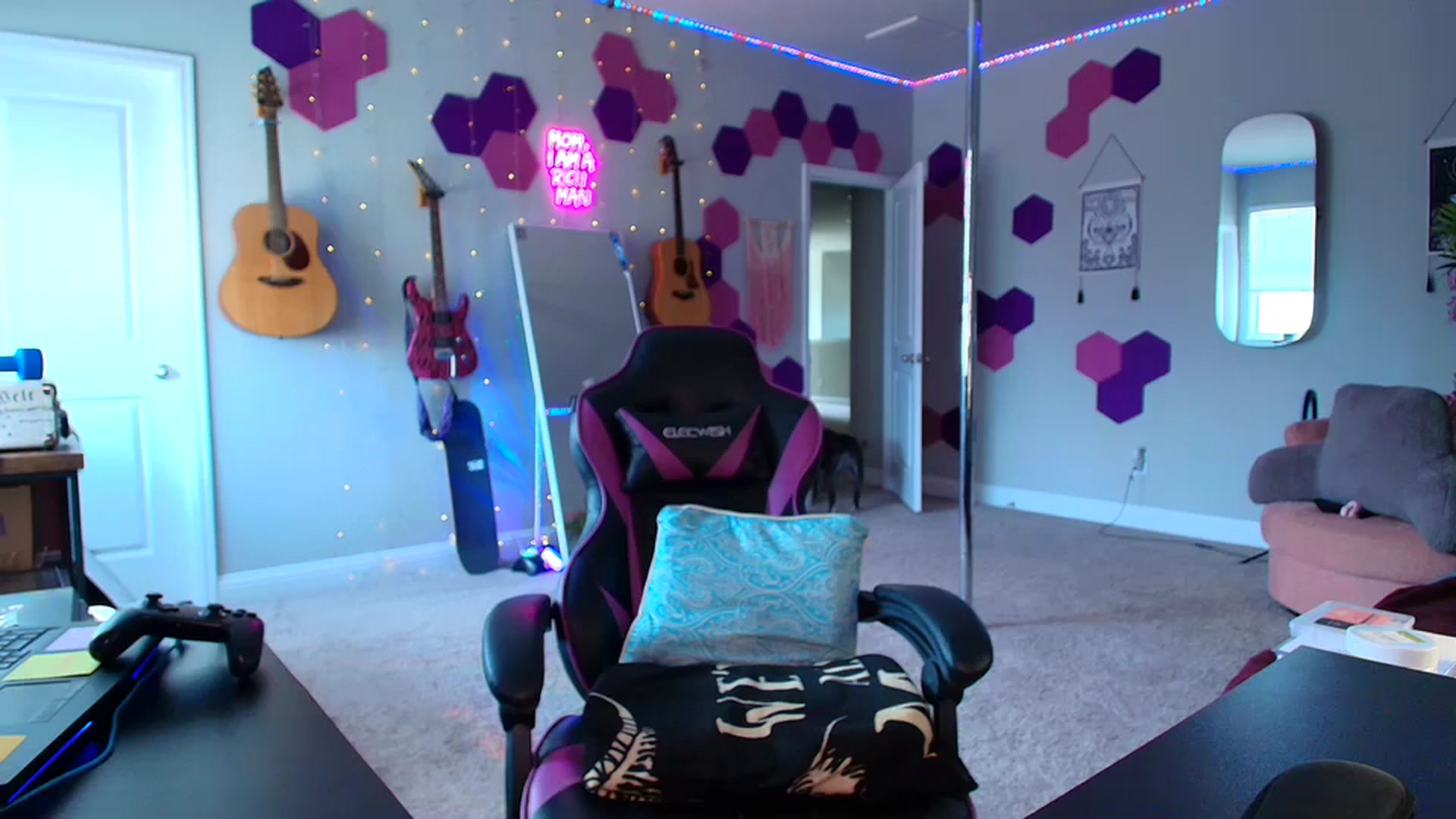 Gallery image thumbnail from MeredithBae's myfreecams stream on, 09/29/2025, 21:07 image 2 of 20