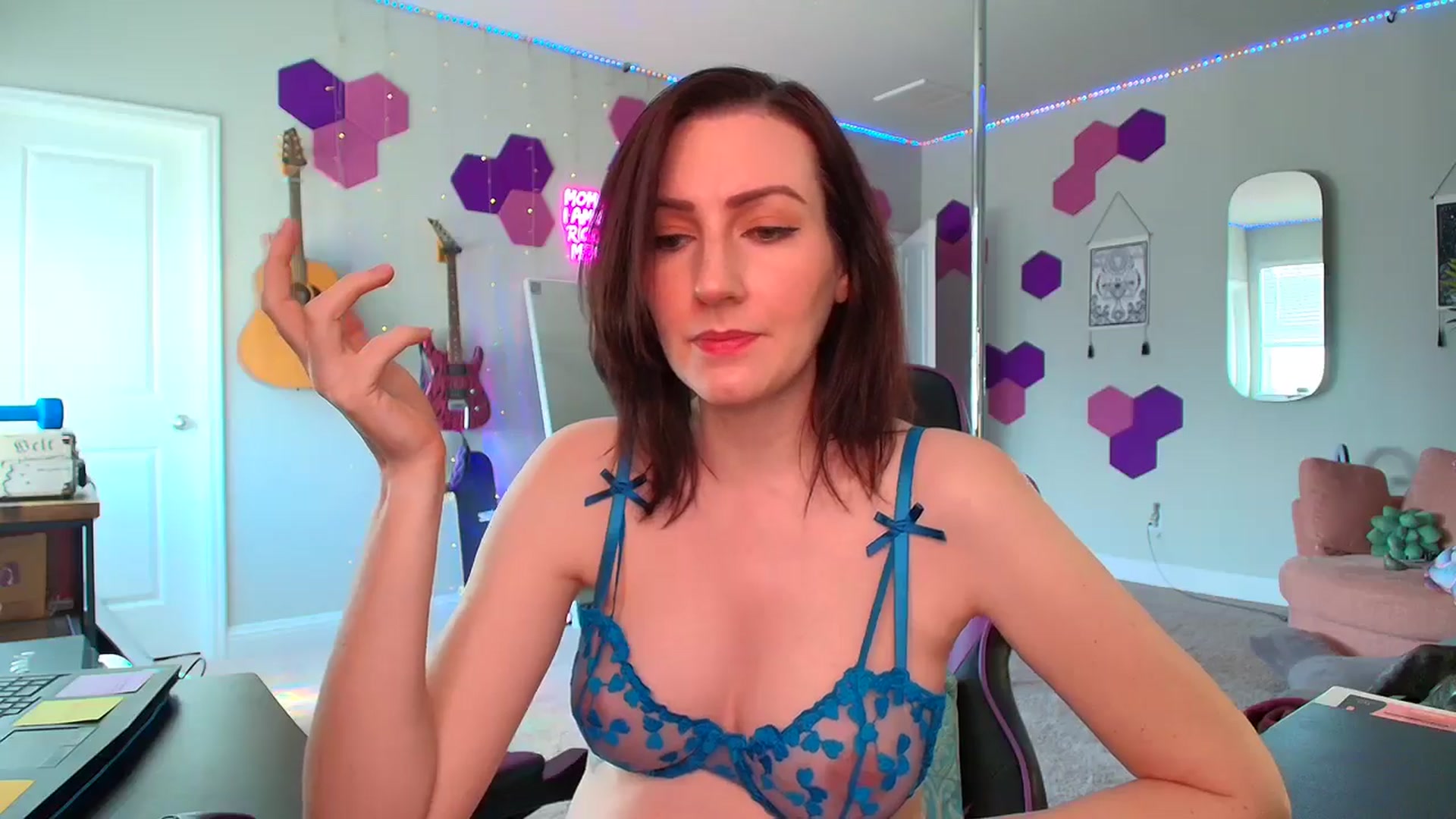 Gallery image thumbnail from MeredithBae's myfreecams stream on, 10/01/2025, 19:55 image 4 of 20
