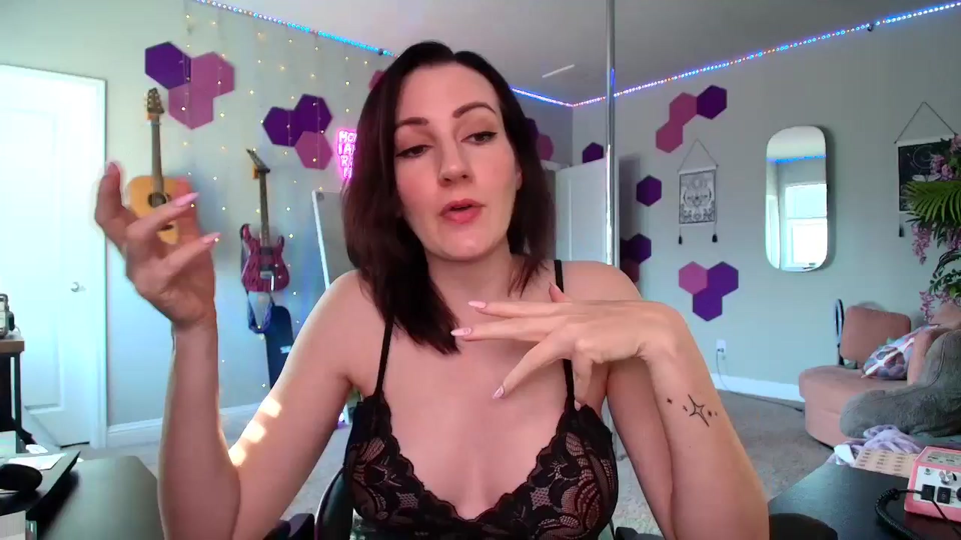 Gallery image thumbnail from MeredithBae's myfreecams stream on, 10/22/2025, 21:50 image 11 of 20