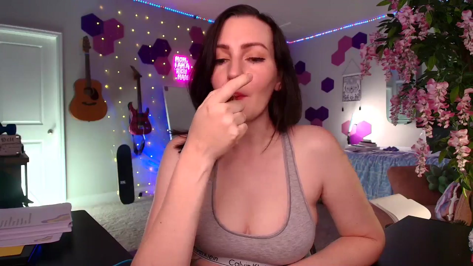 Gallery image thumbnail from MeredithBae's myfreecams stream on, 03/31/2026, 01:49 image 9 of 20
