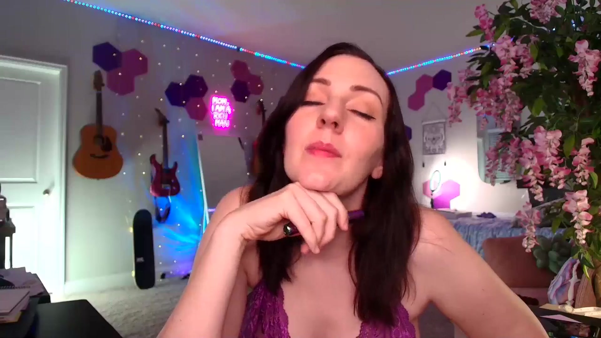 Gallery image thumbnail from MeredithBae's myfreecams stream on, 04/09/2026, 01:35 image 13 of 20