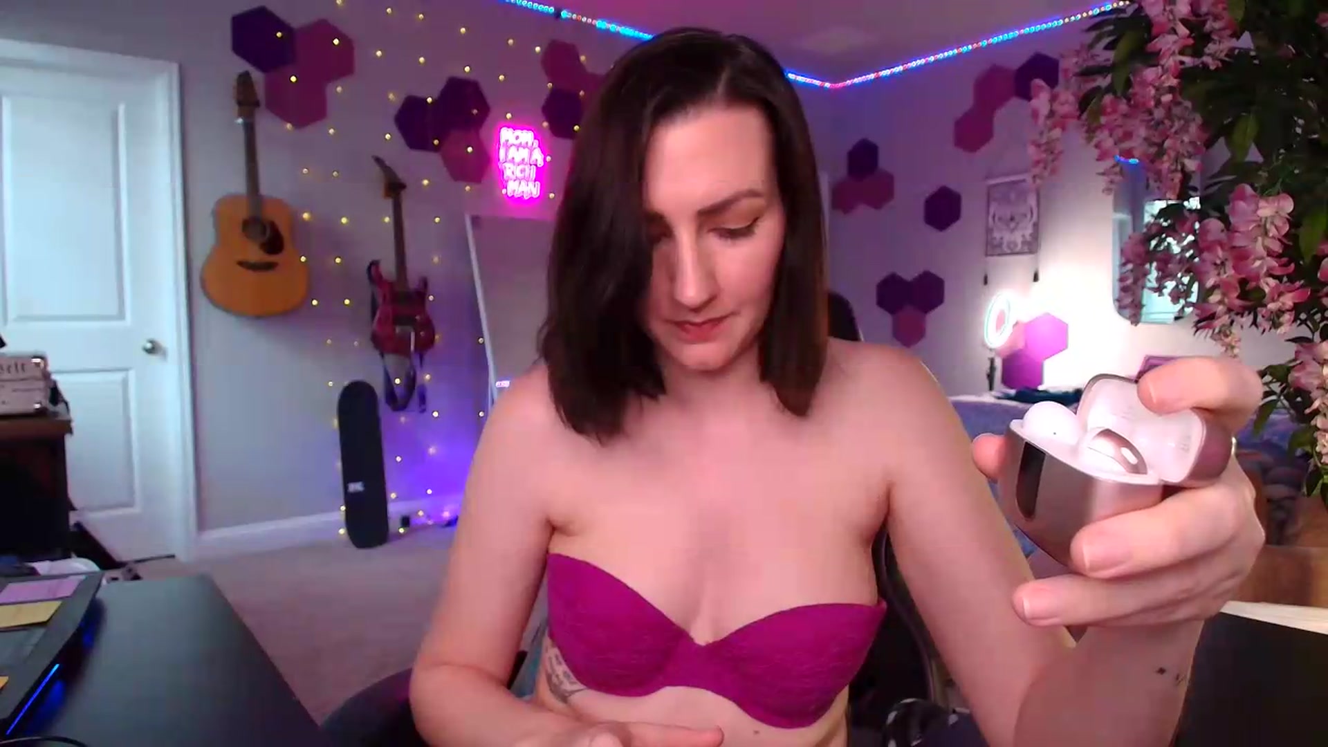Gallery image thumbnail from MeredithBae's myfreecams stream on, 06/03/2026, 22:01 image 15 of 20