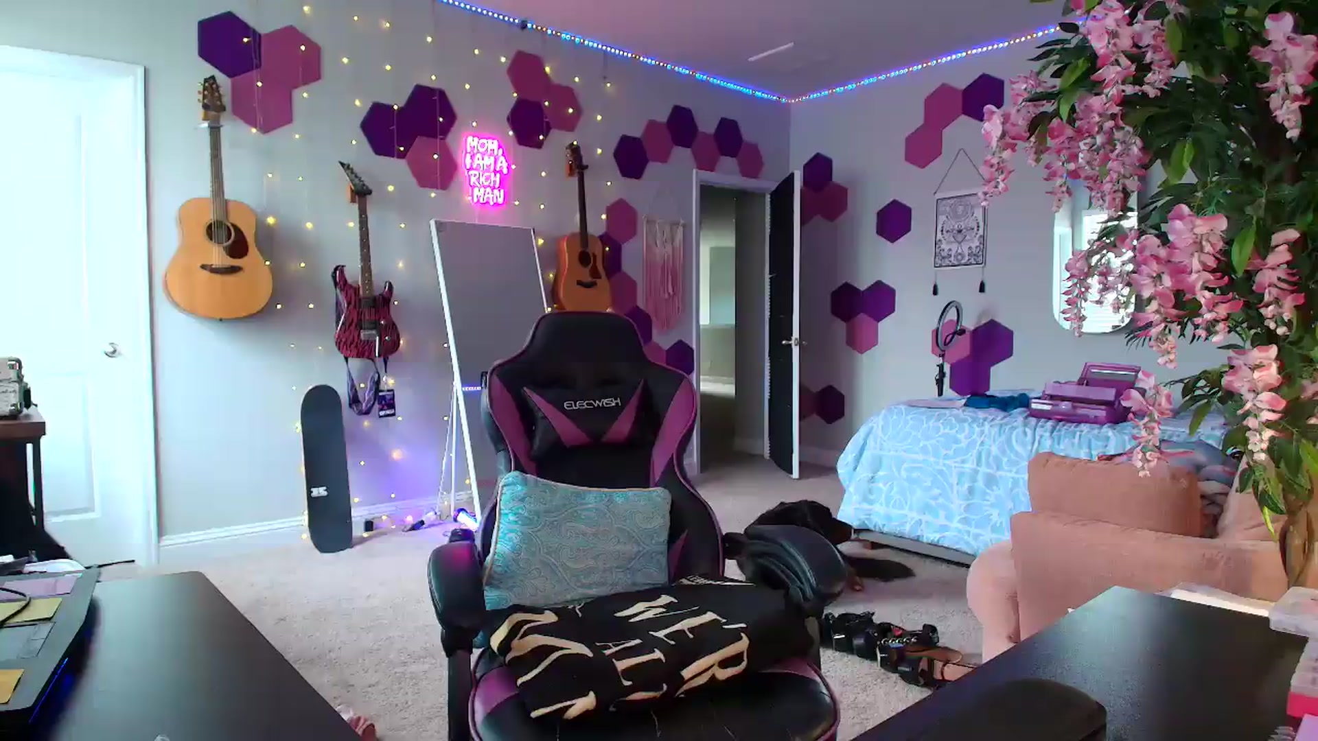 Gallery image thumbnail from MeredithBae's myfreecams stream on, 06/08/2026, 22:49 image 5 of 20