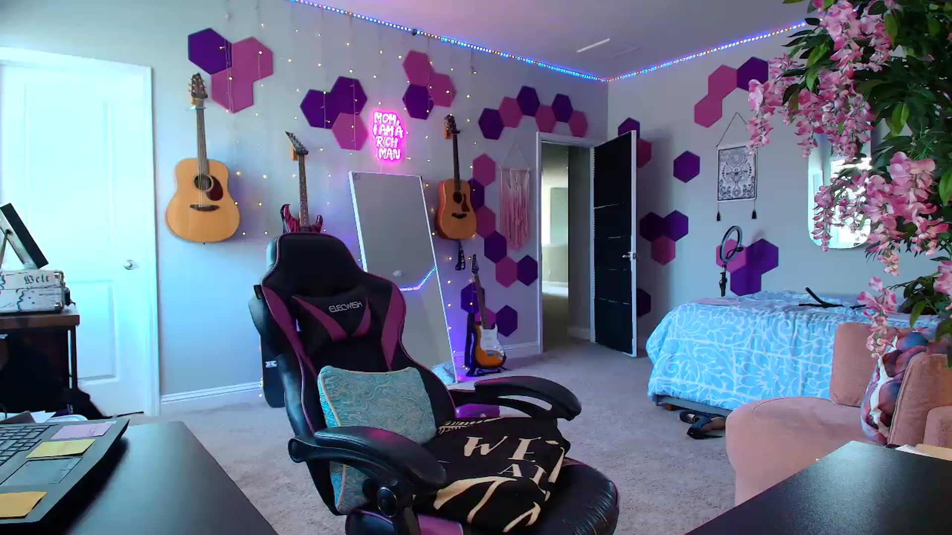 Gallery image thumbnail from MeredithBae's myfreecams stream on, 06/09/2026, 22:33 image 14 of 20