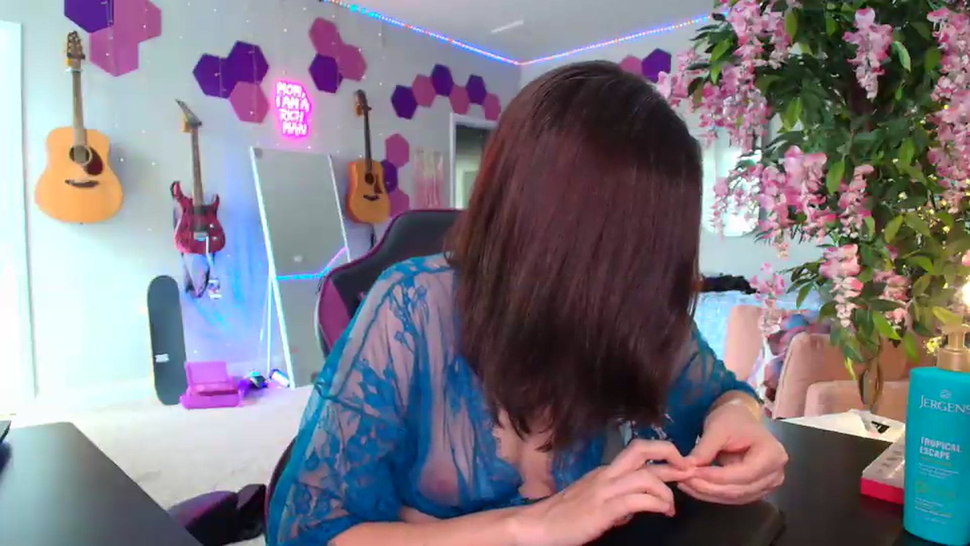Gallery image thumbnail from MeredithBae's myfreecams stream on, 06/15/2026, 20:49 image 8 of 20