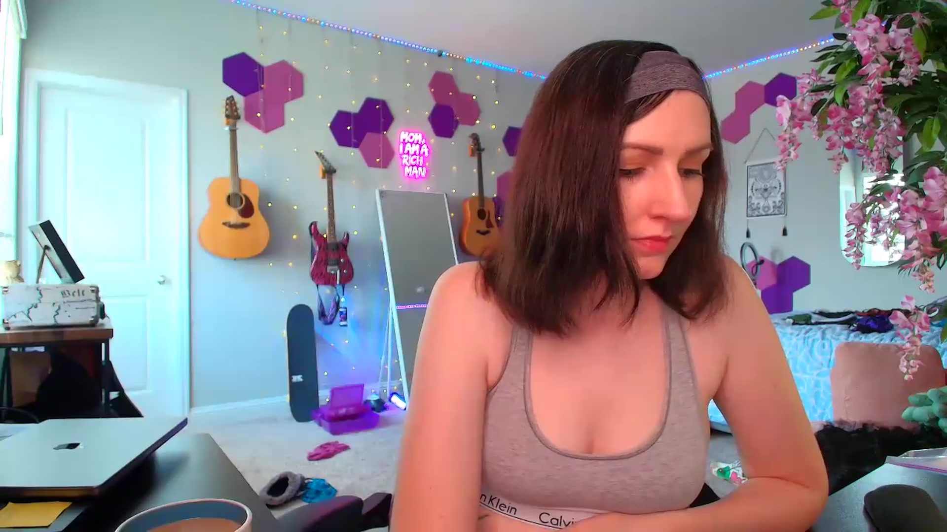 Gallery image thumbnail from MeredithBae's myfreecams stream on, 07/06/2026, 19:25 image 2 of 20