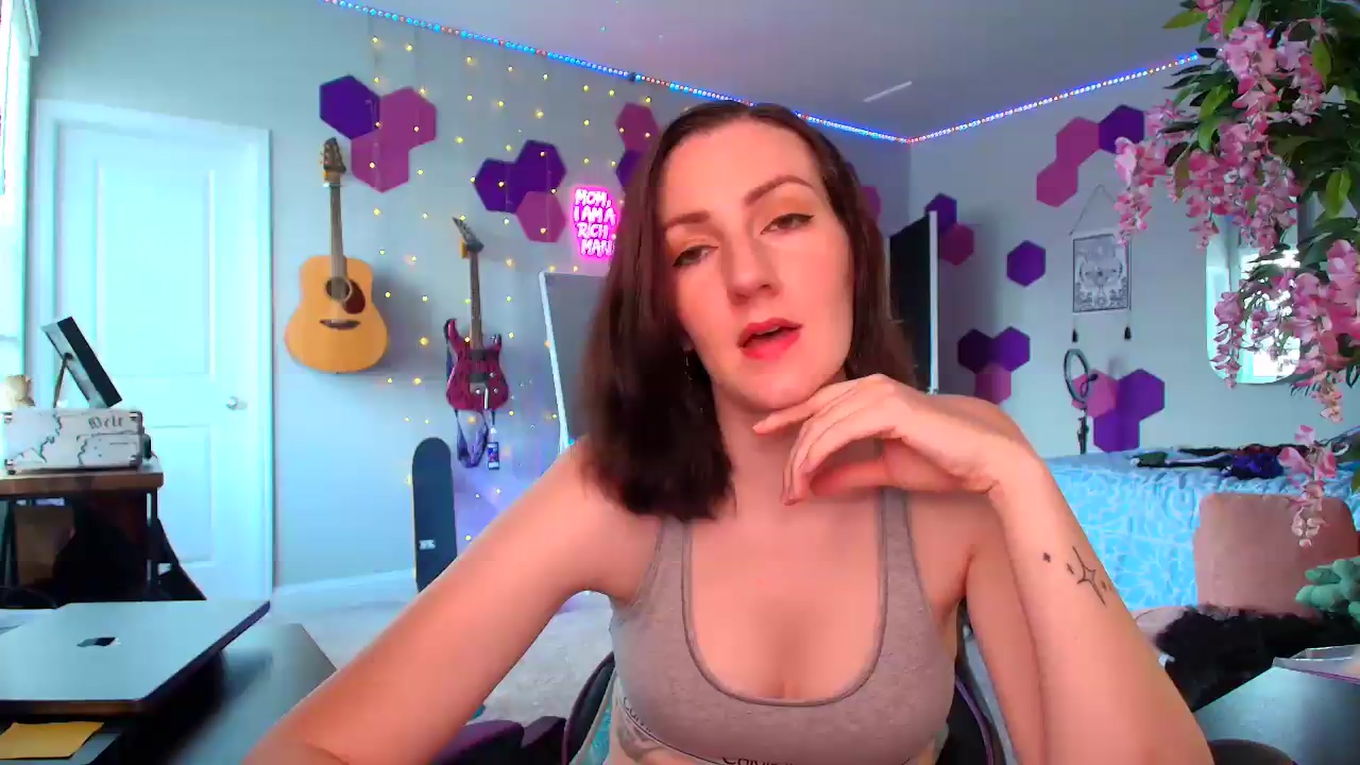 Gallery image thumbnail from MeredithBae's myfreecams stream on, 07/06/2026, 19:25 image 6 of 20