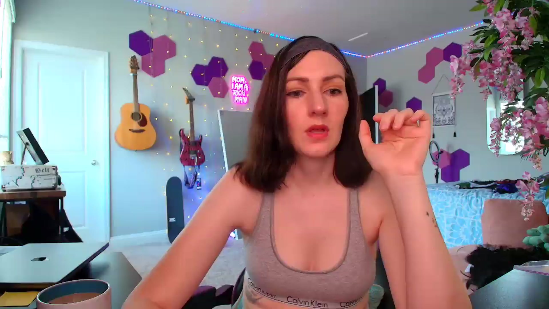 Gallery image thumbnail from MeredithBae's myfreecams stream on, 07/06/2026, 19:25 image 3 of 20
