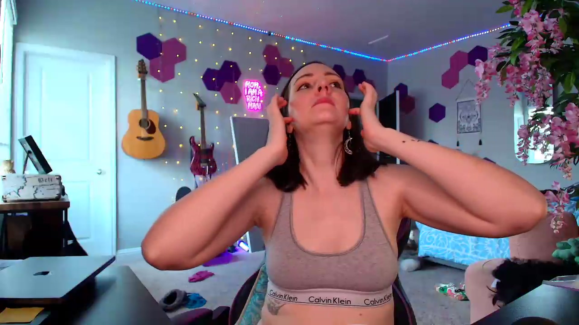 Gallery image thumbnail from MeredithBae's myfreecams stream on, 07/06/2026, 19:25 image 8 of 20