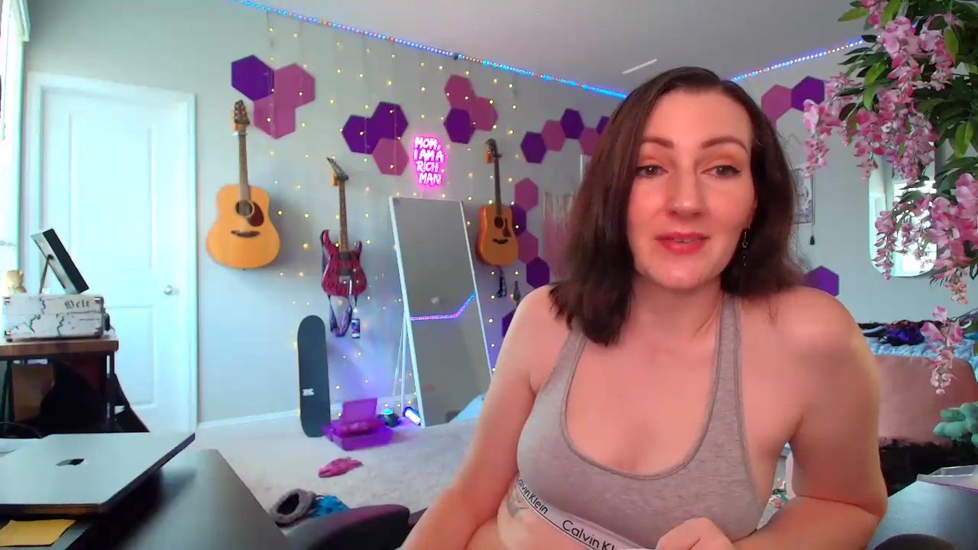 Gallery image thumbnail from MeredithBae's myfreecams stream on, 07/06/2026, 19:25 image 10 of 20