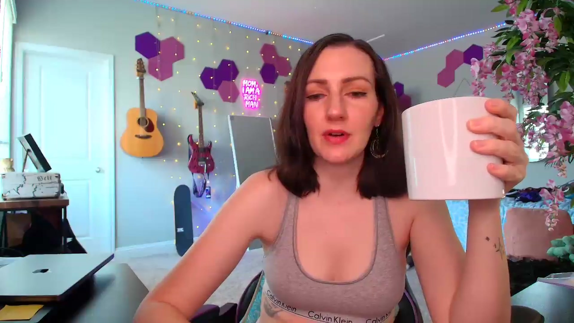 Gallery image thumbnail from MeredithBae's myfreecams stream on, 07/06/2026, 19:25 image 5 of 20