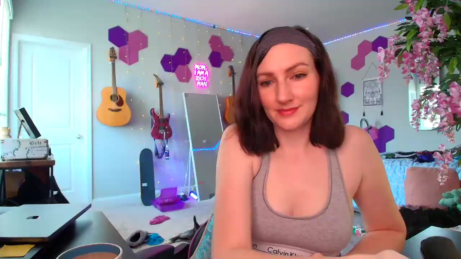 Gallery image thumbnail from MeredithBae's myfreecams stream on, 07/06/2026, 19:25 image 1 of 20