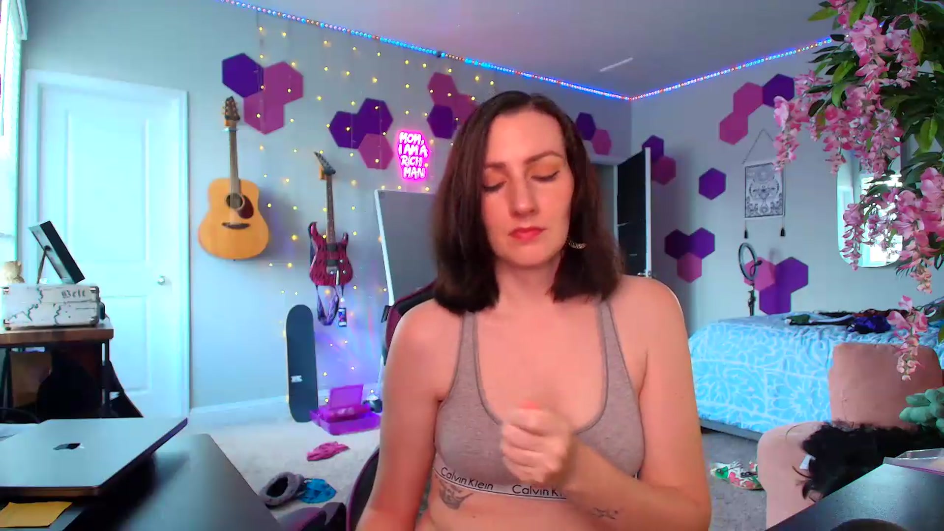 Gallery image thumbnail from MeredithBae's myfreecams stream on, 07/06/2026, 19:25 image 7 of 20