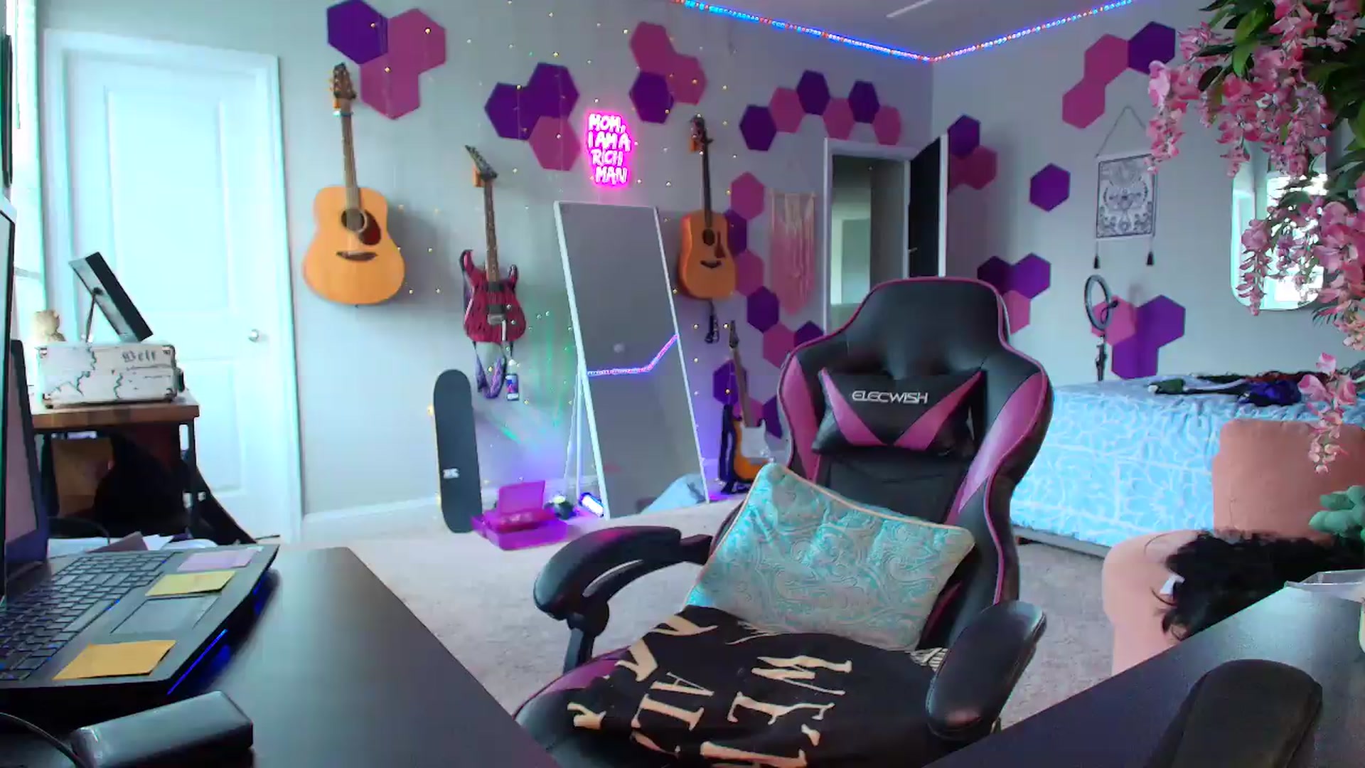 Gallery image thumbnail from MeredithBae's myfreecams stream on, 07/07/2026, 18:20 image 15 of 20