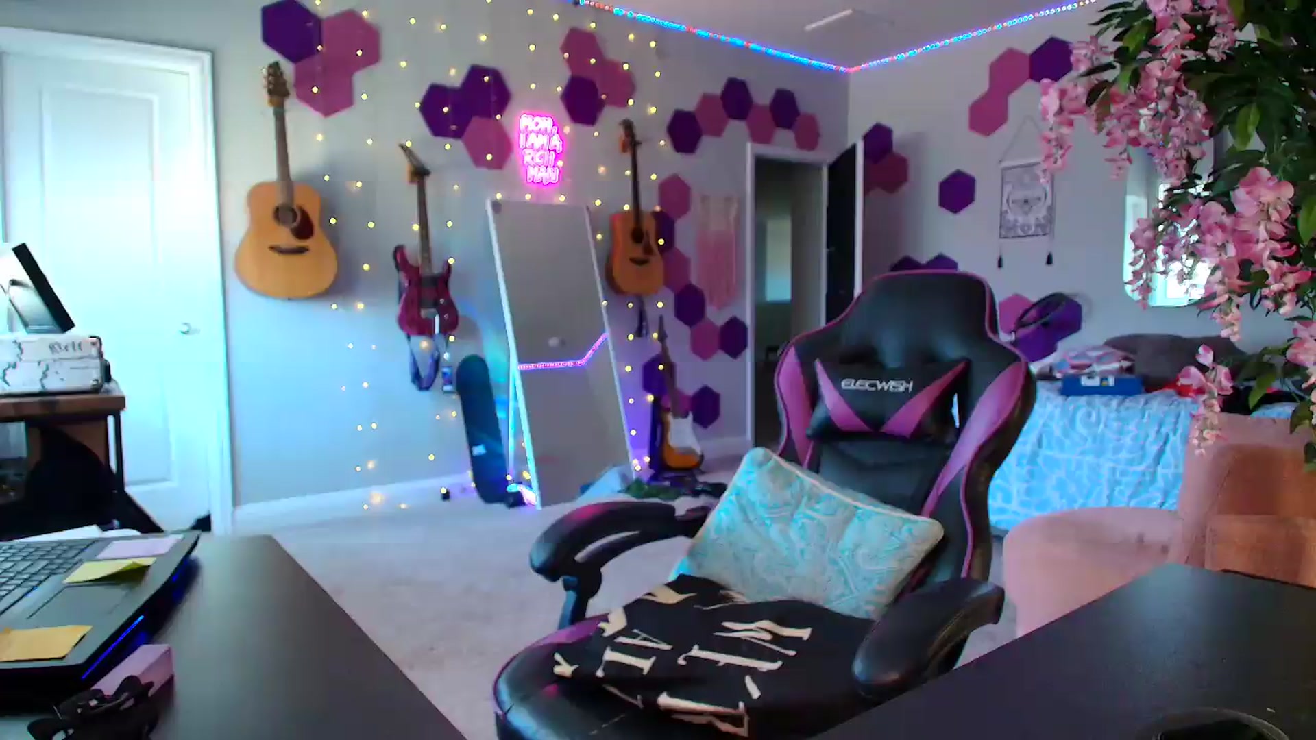 Gallery image thumbnail from MeredithBae's myfreecams stream on, 08/17/2026, 18:24 image 2 of 20